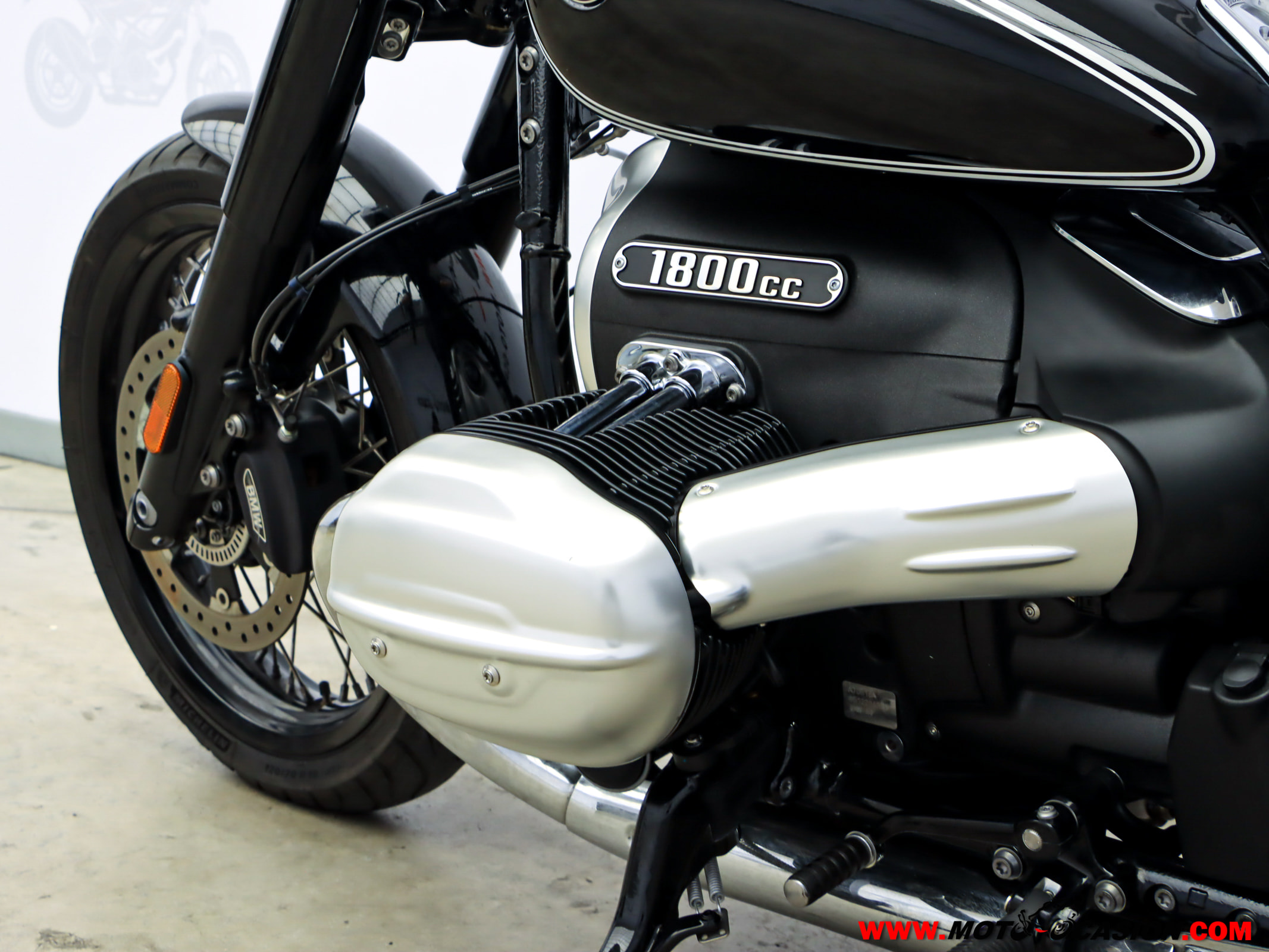 BMW R 18