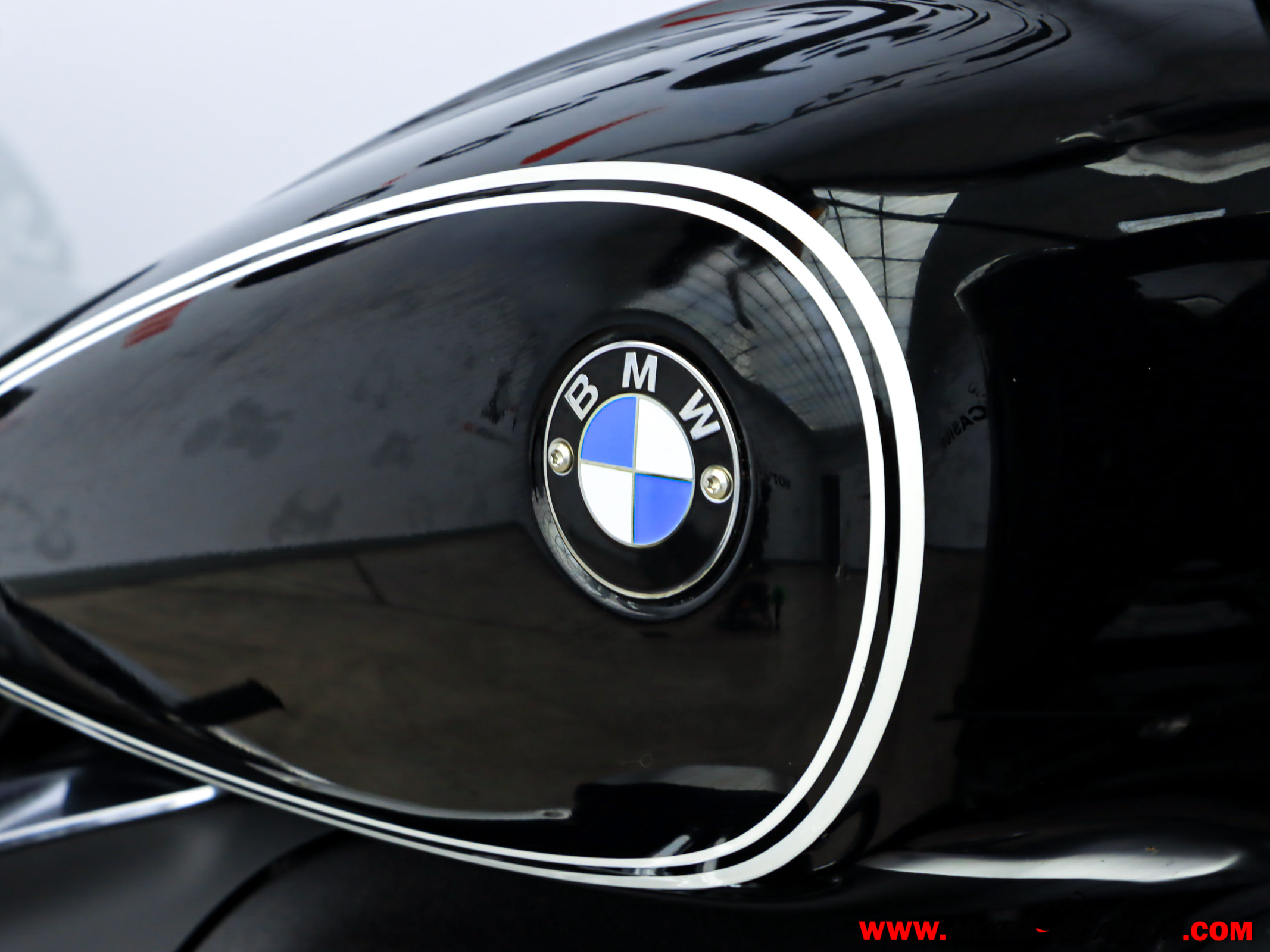 BMW R 18