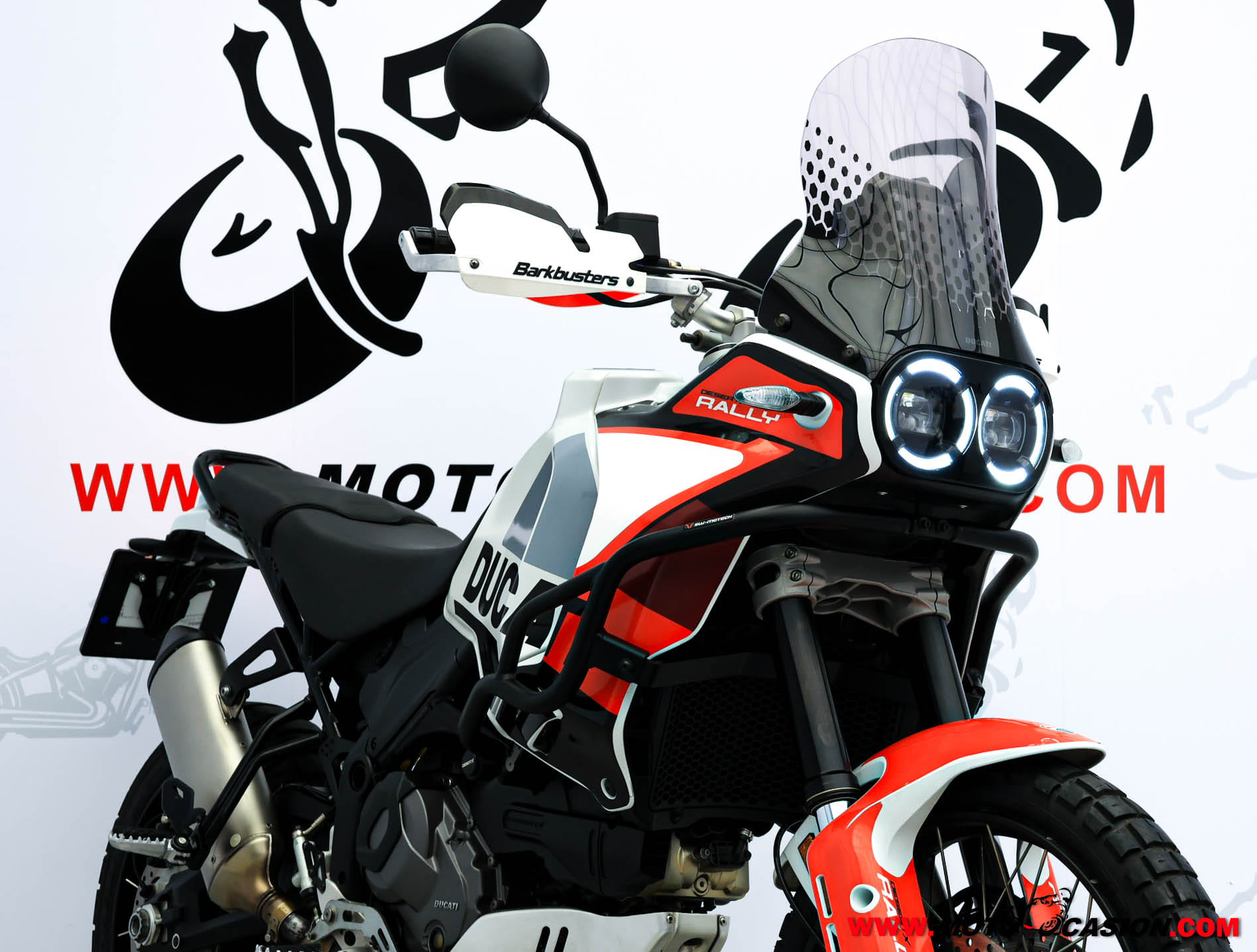 DUCATI DESERT X (copia)
