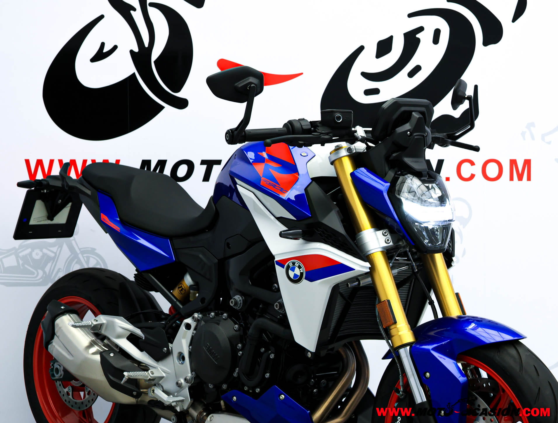 BMW F 900 R (copia)