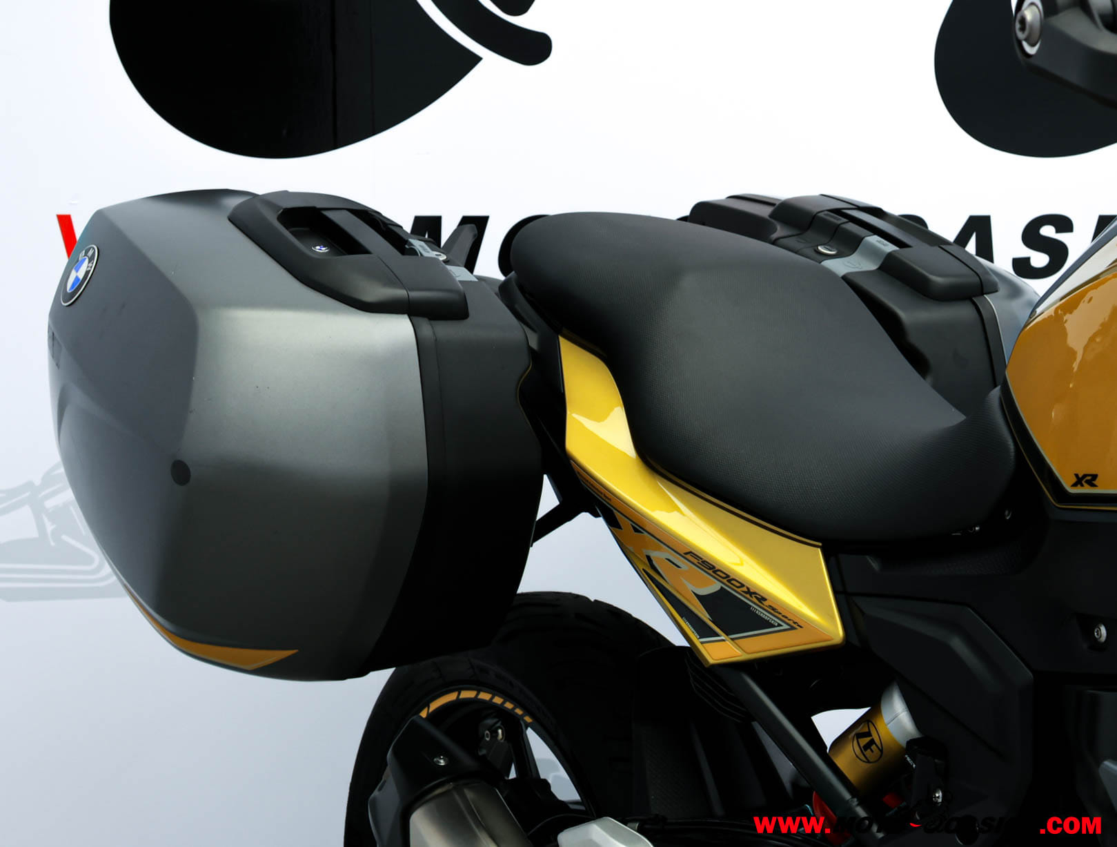 BMW F 900 XR