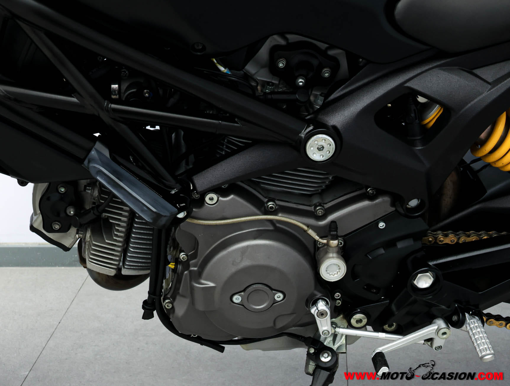 DUCATI MONSTER 696 ¿A2?