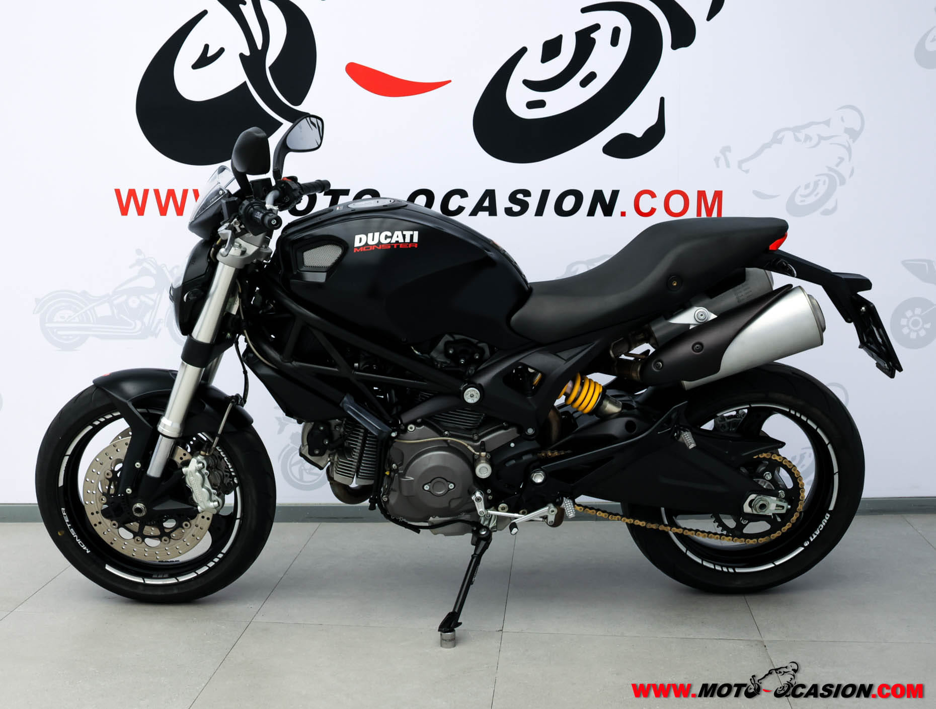DUCATI MONSTER 696 ¿A2?