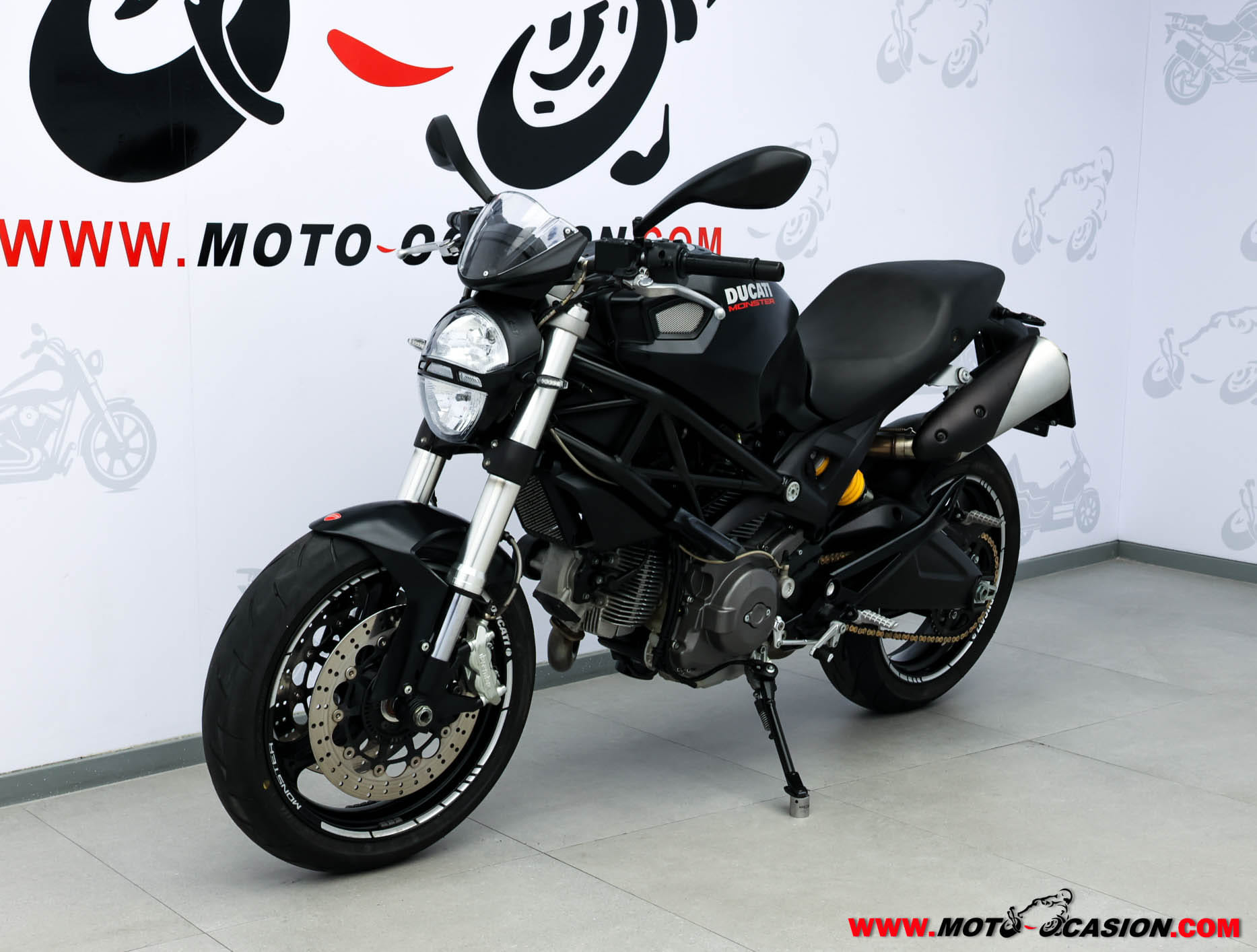 DUCATI MONSTER 696 ¿A2?