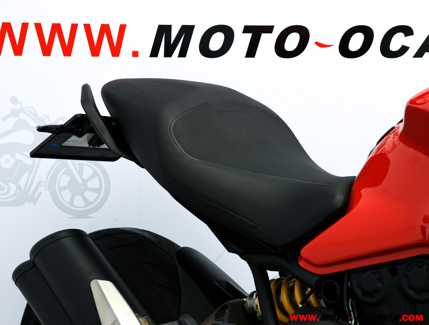 DUCATI MONSTER 821