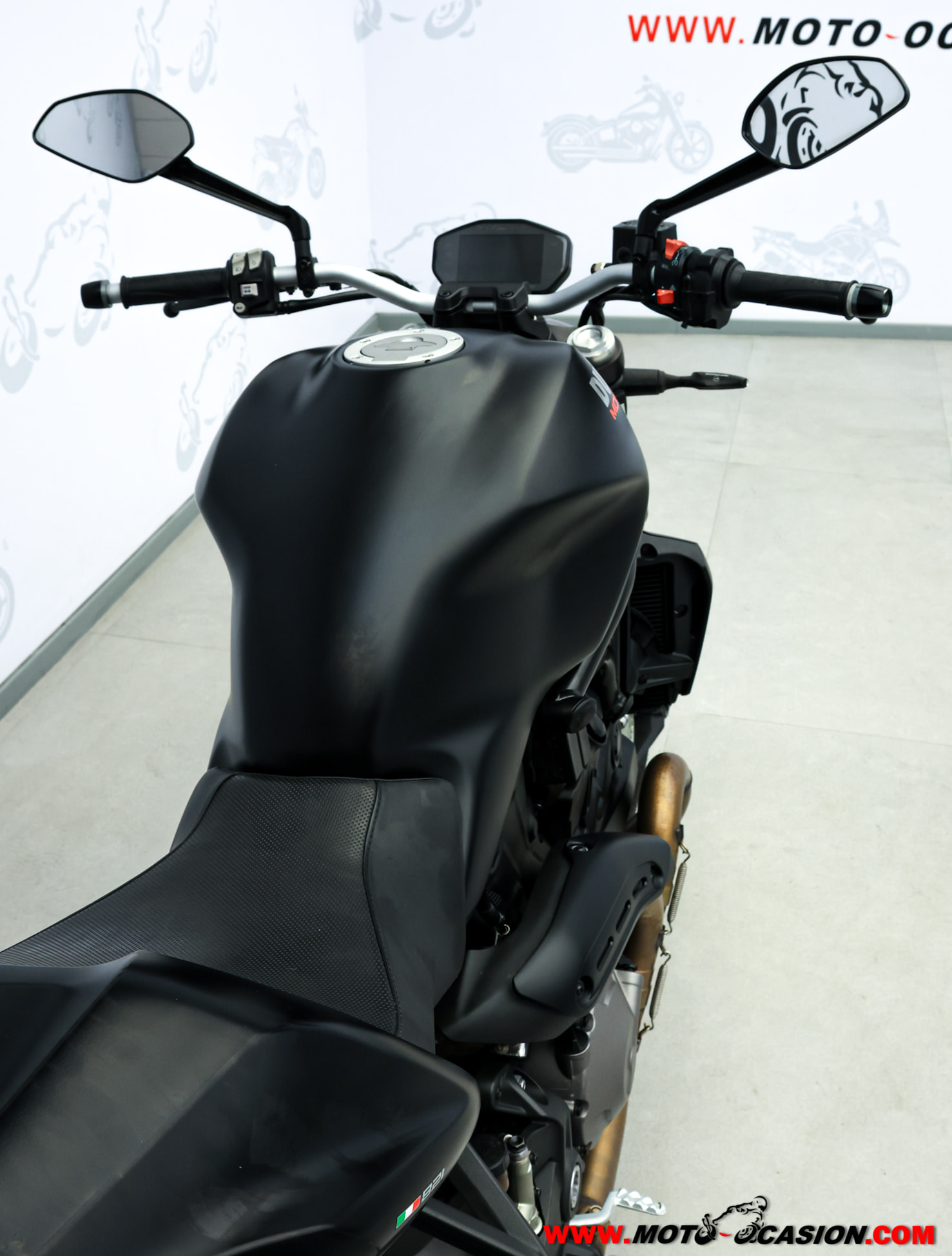 DUCATI MONSTER 821 (copia)