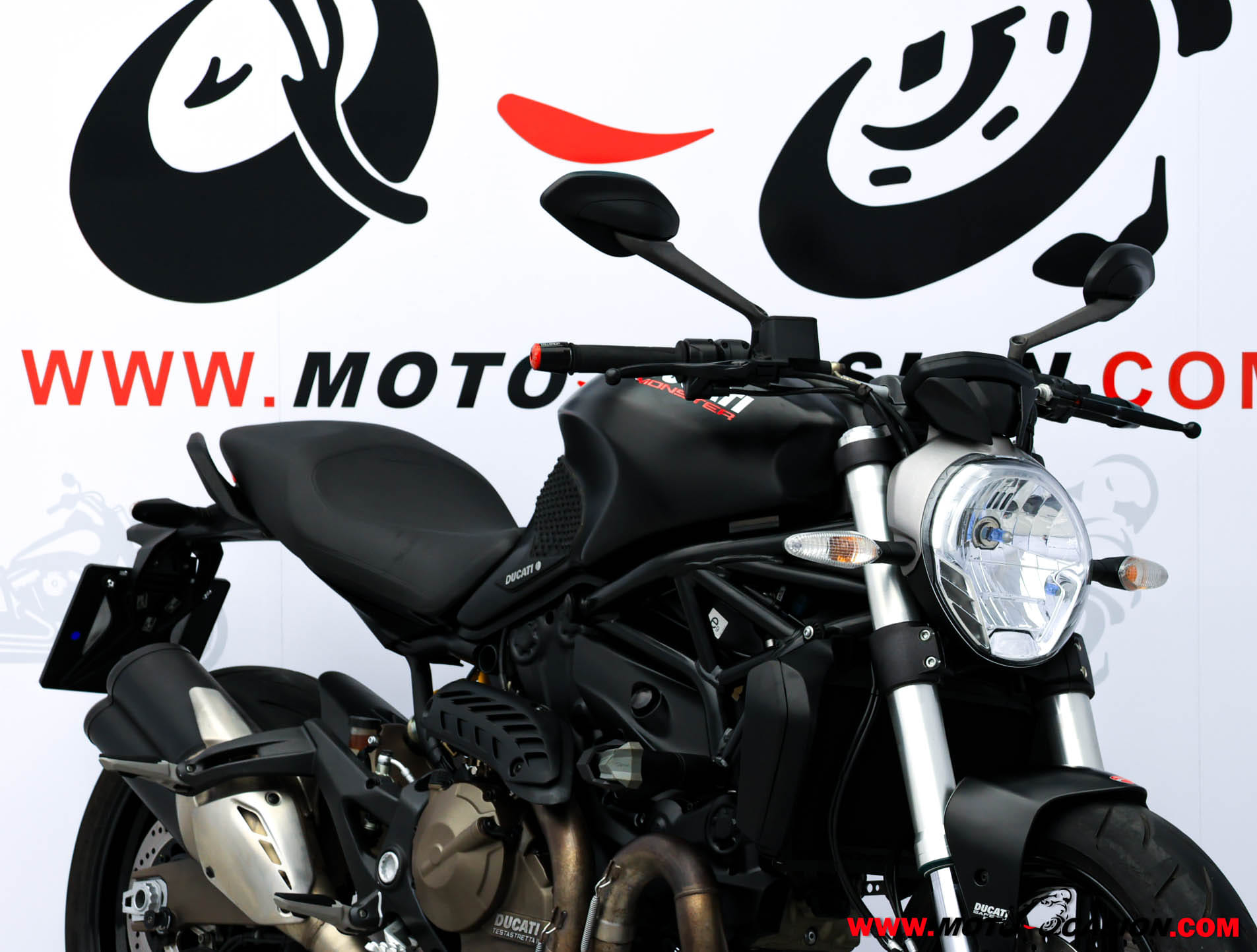 DUCATI MONSTER 821 (copia)