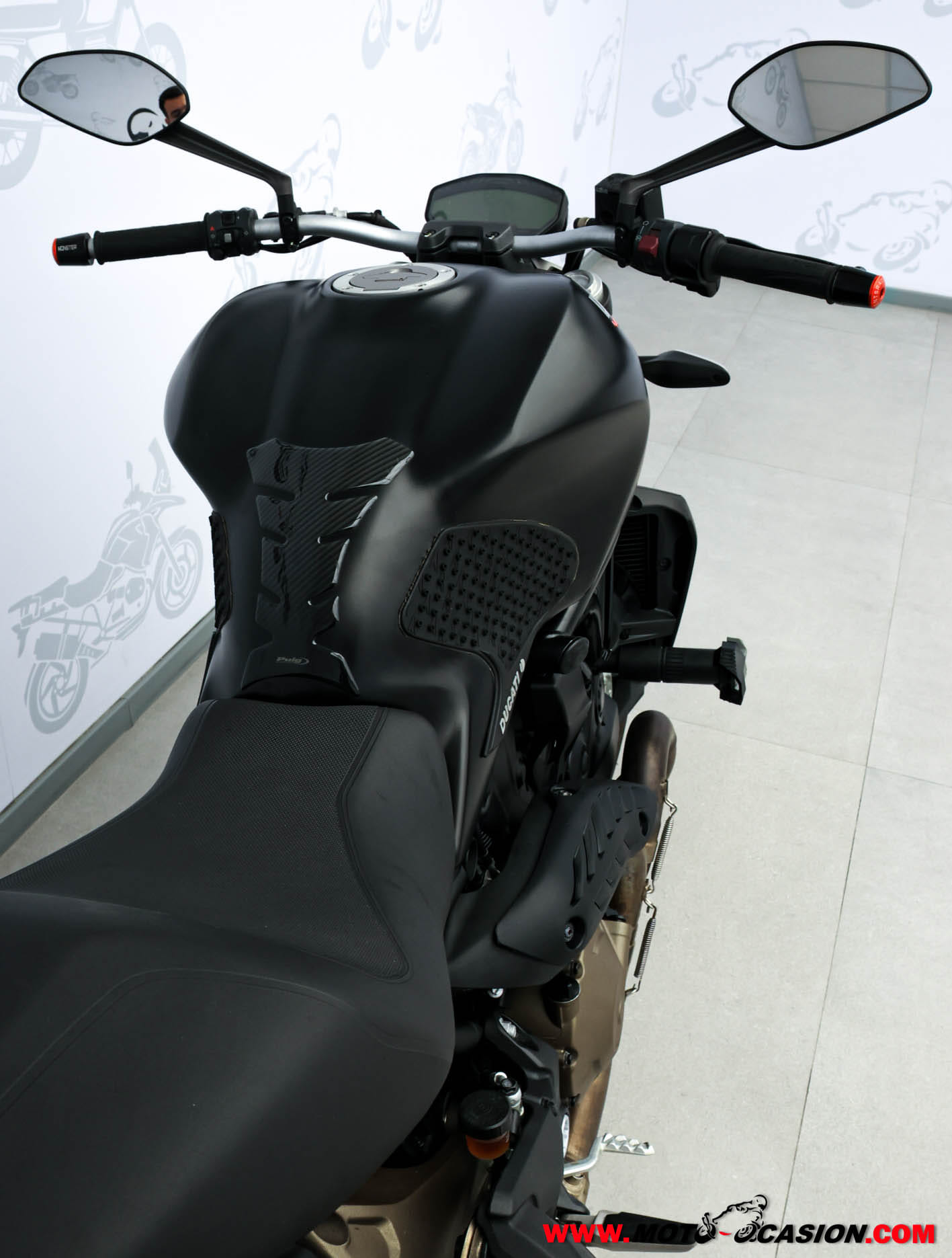 DUCATI MONSTER 821 DARK