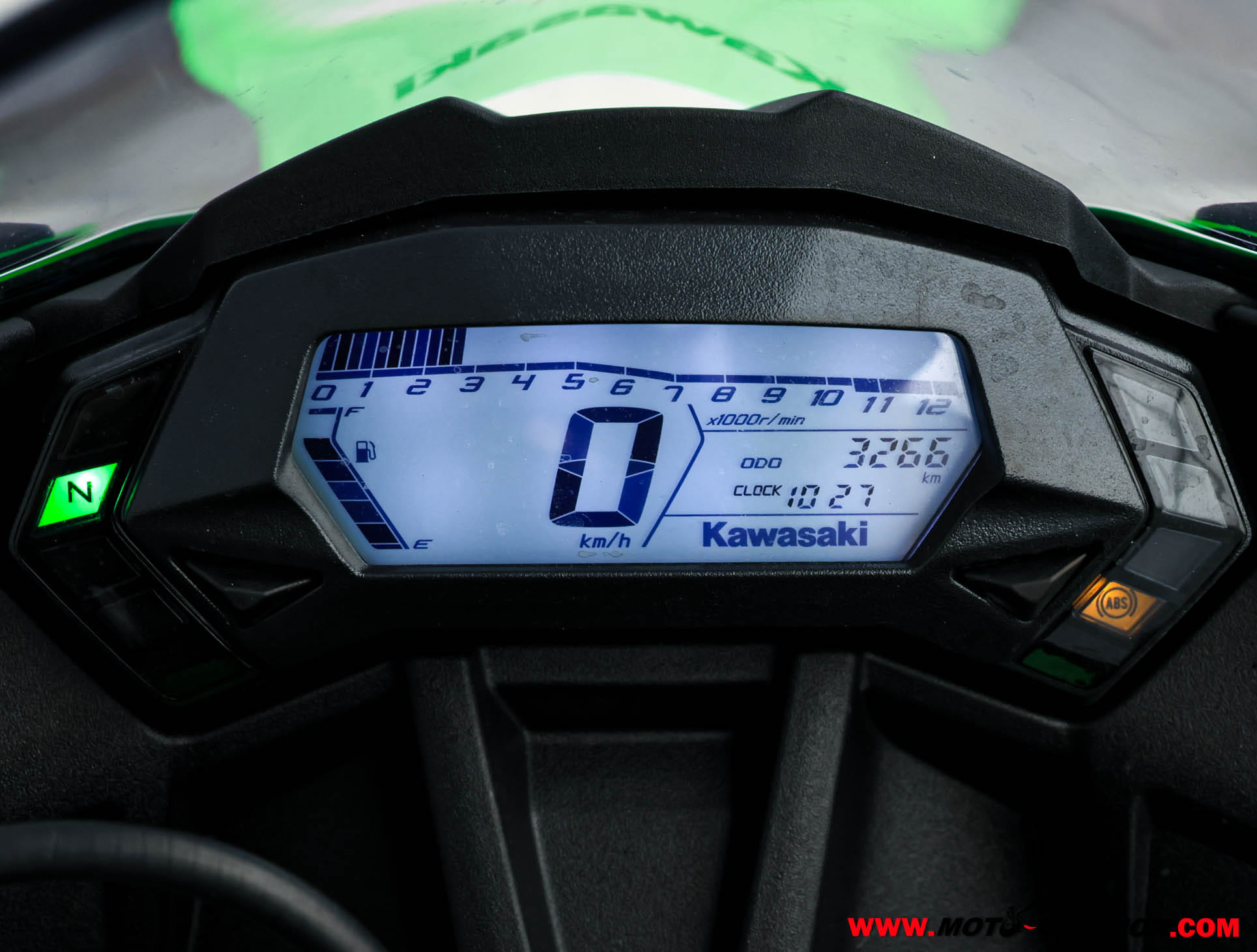 KAWASAKI NINJA 125 -APTA B Y A1-