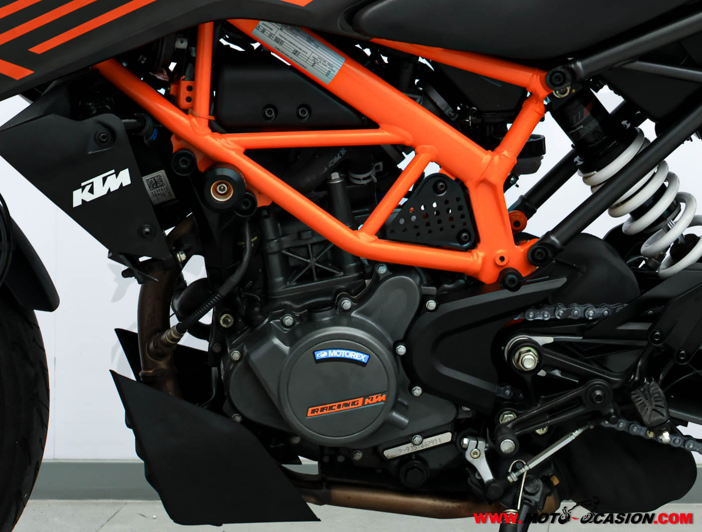 KTM 125 DUKE -APTA B Y A1-