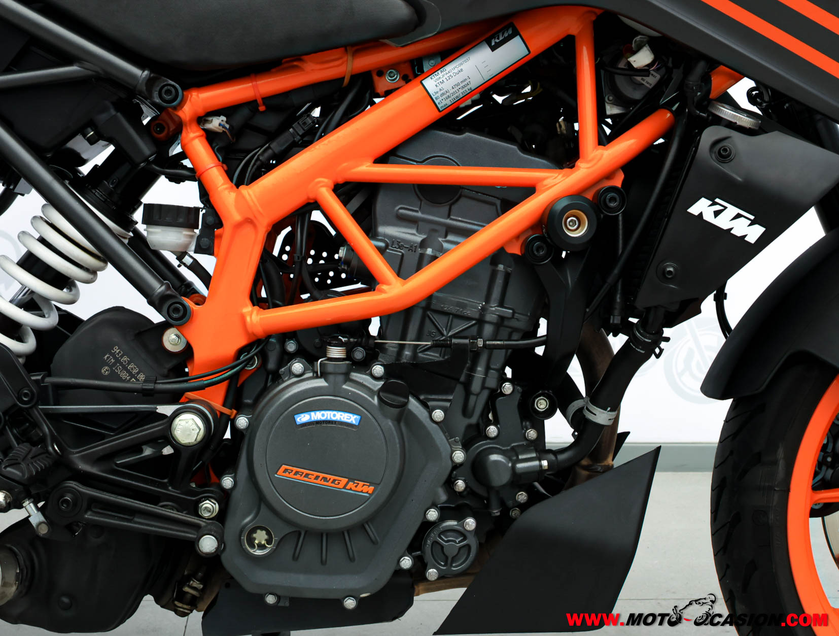 KTM 125 DUKE -APTA B Y A1-