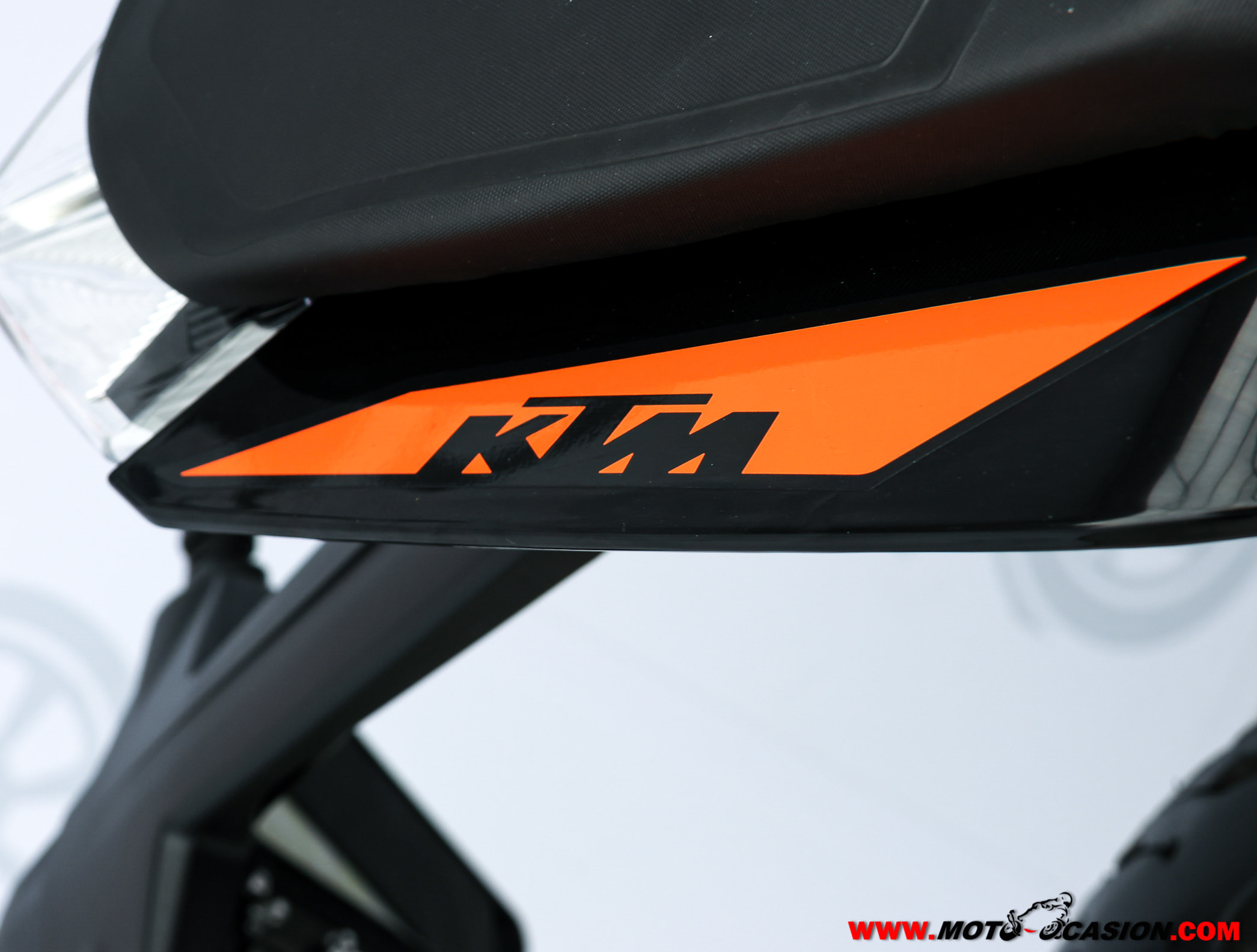 KTM 125 DUKE -APTA B Y A1-