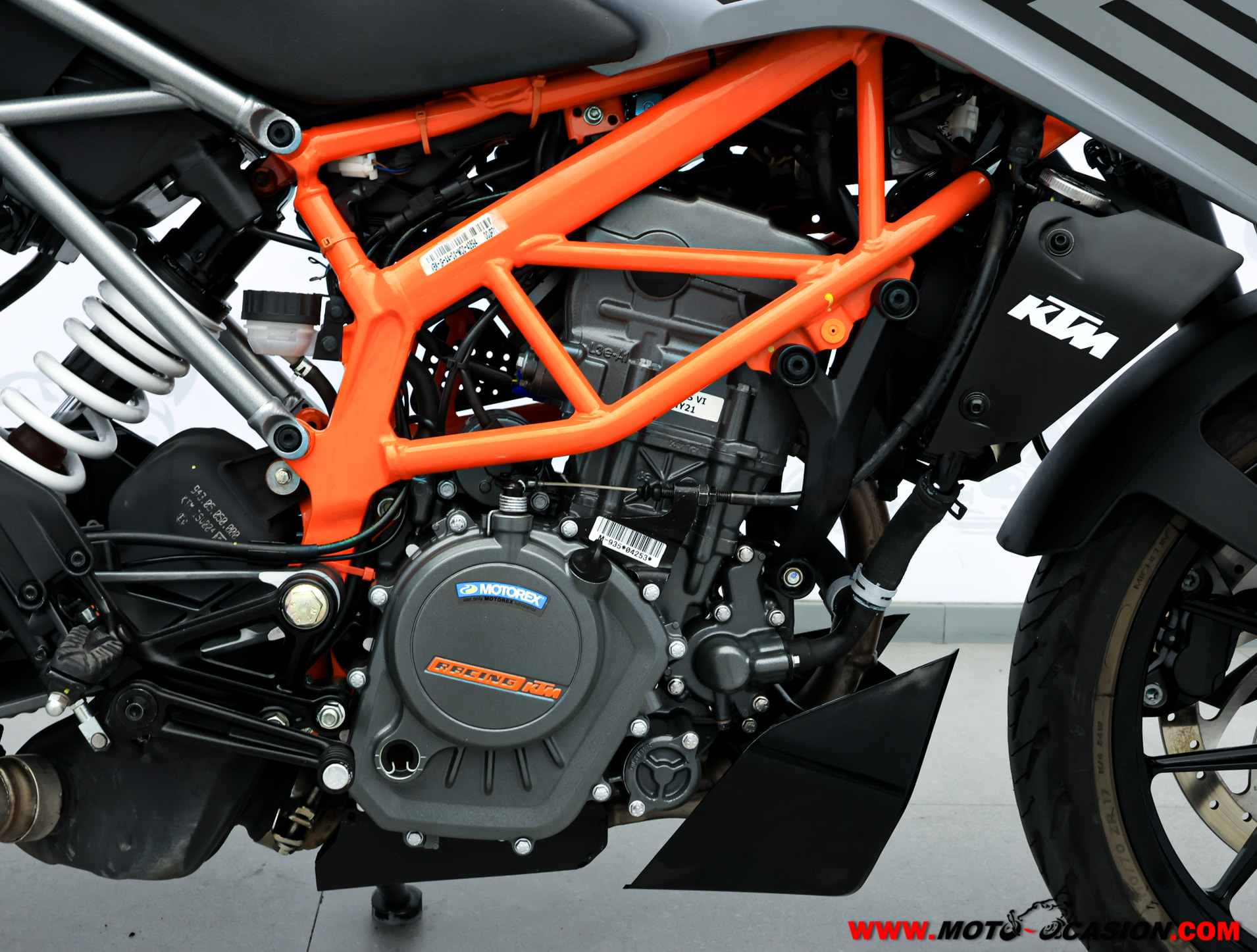 KTM 125 DUKE -APTA B Y A1- (copia)