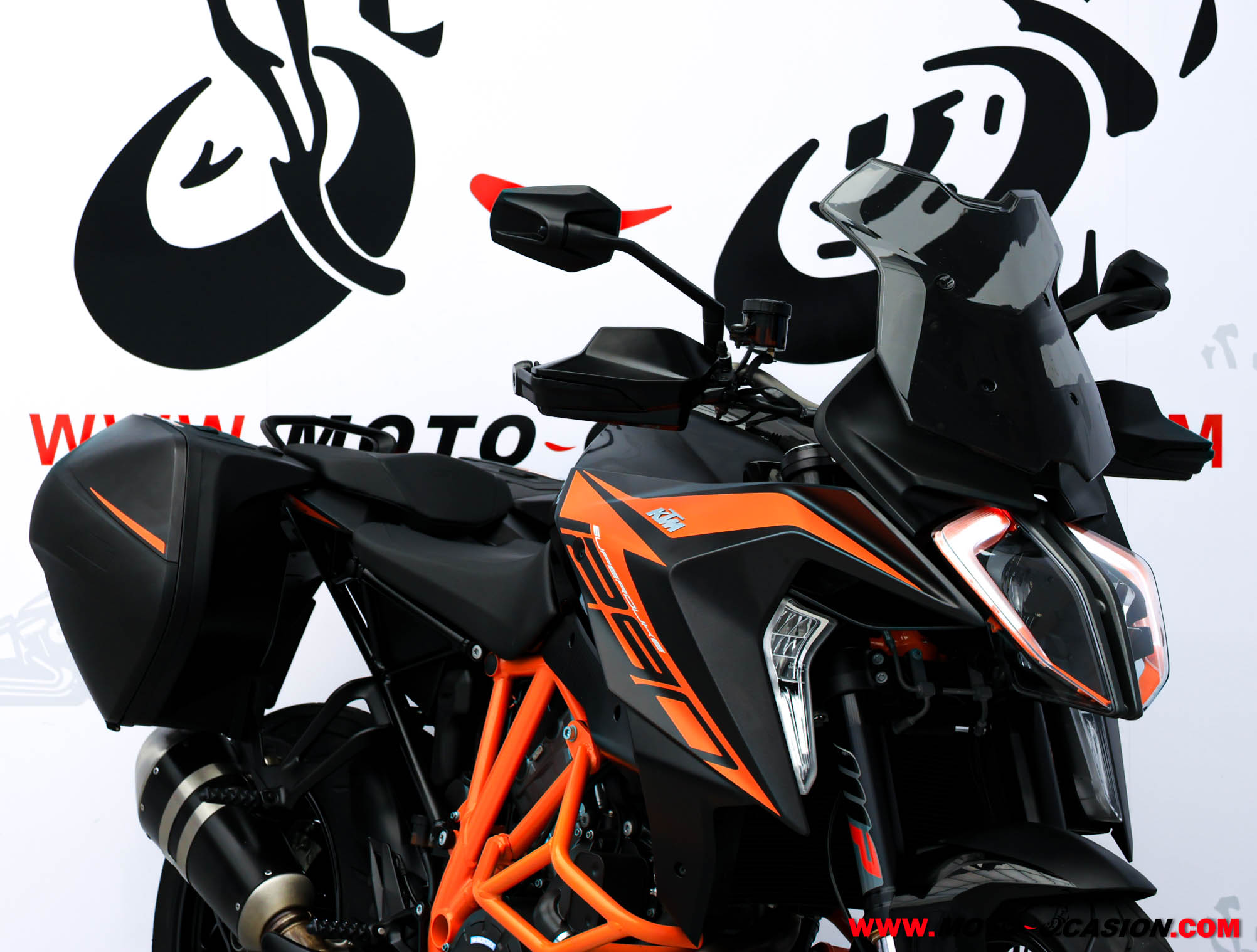 KTM 1290 SUPER DUKE GT (copia)