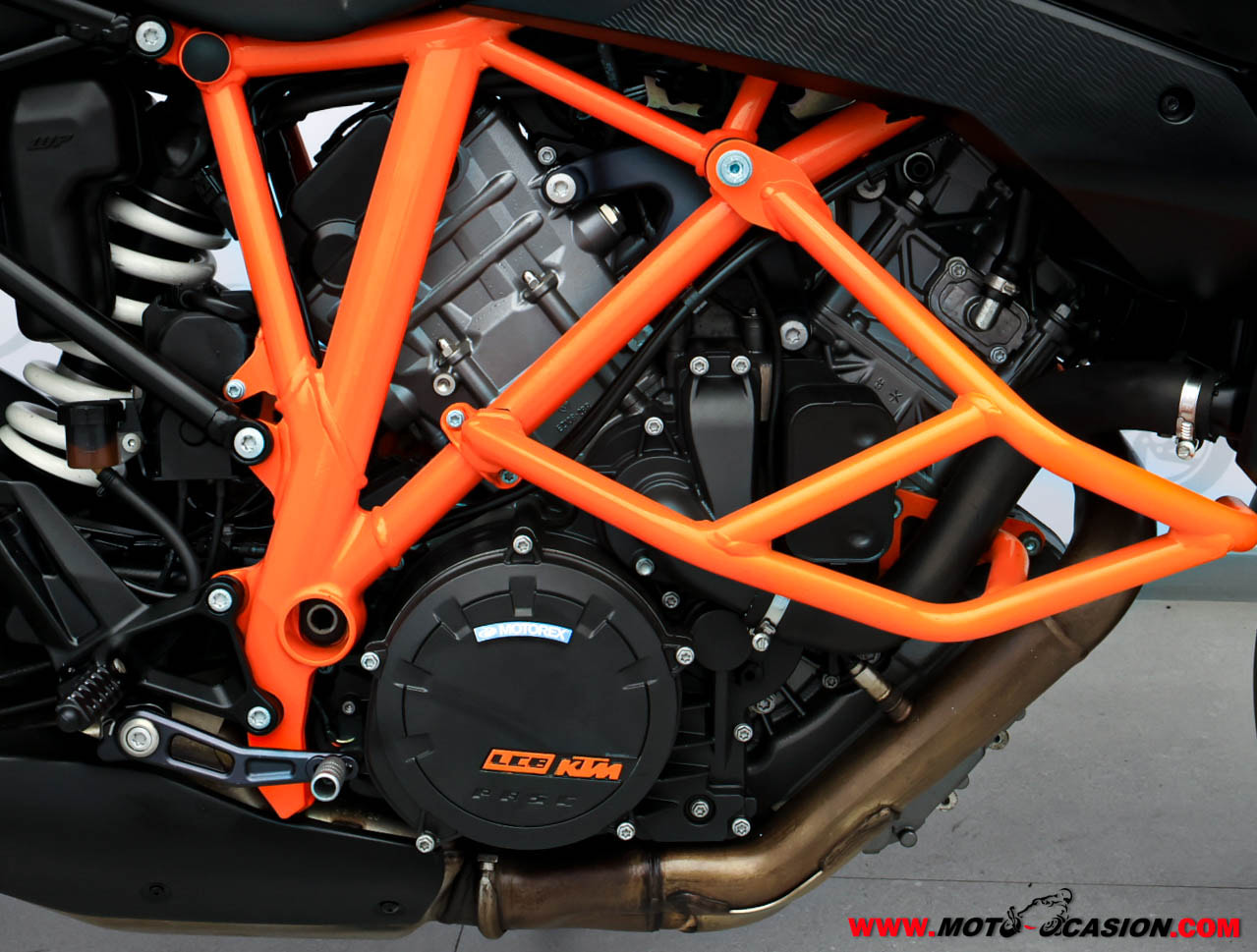 KTM 1290 SUPER DUKE GT (copia)