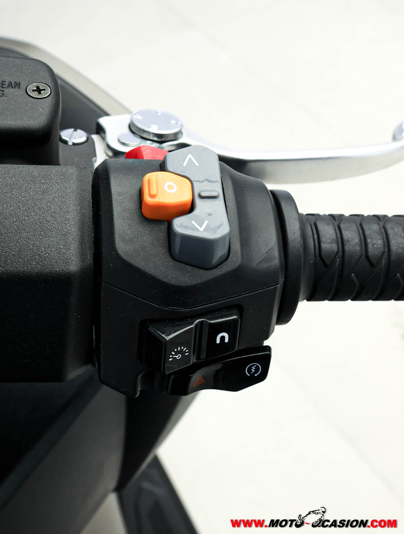 KYMCO AK 550 PREMIUM ¿A2?
