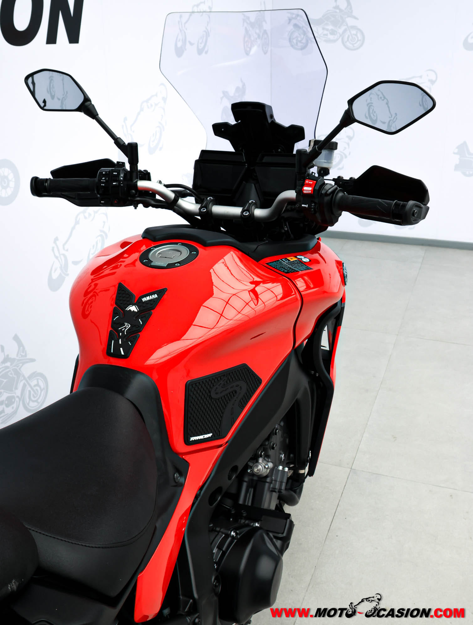 YAMAHA TRACER 9