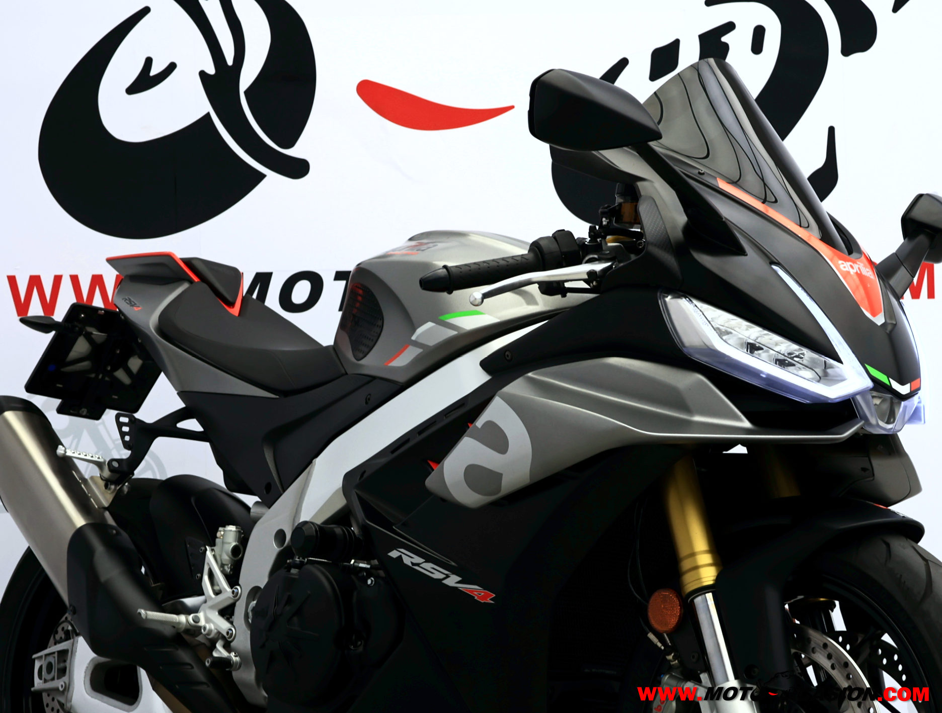APRILIA RSV4