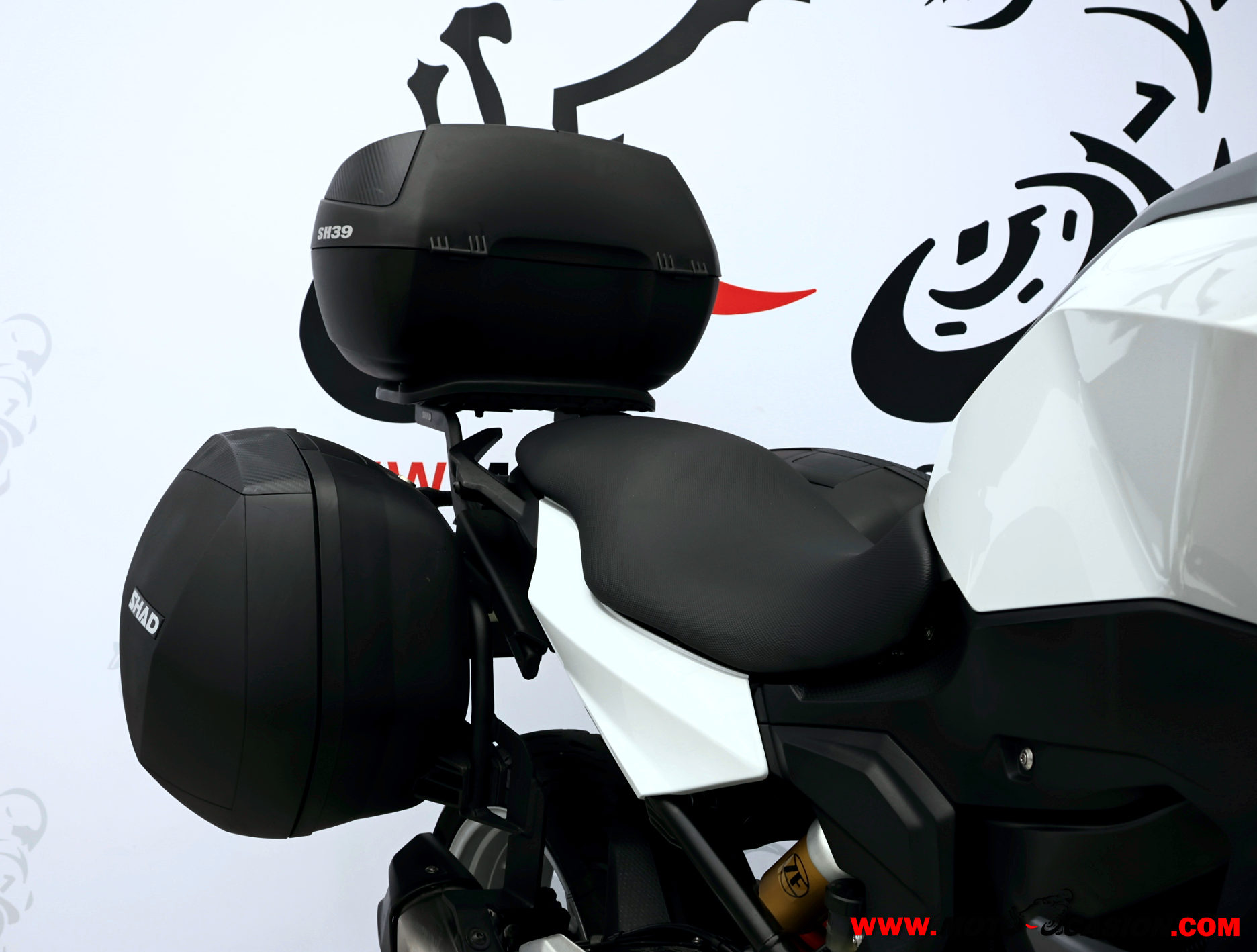BMW F 900 XR