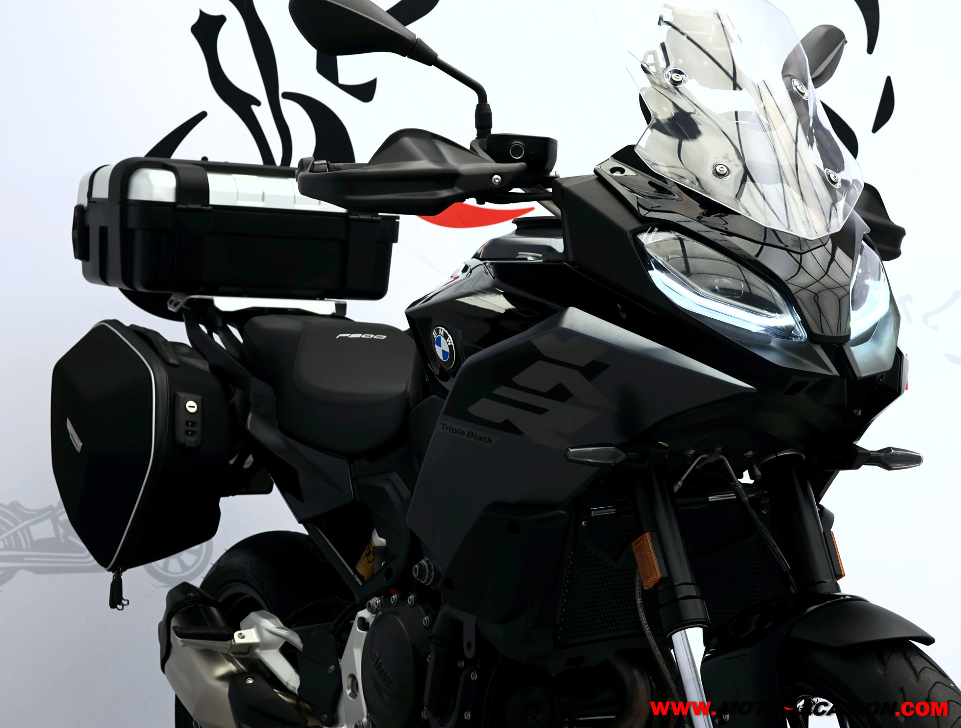 BMW F 900 XR TRIPLE BLACK -A2- (copia)