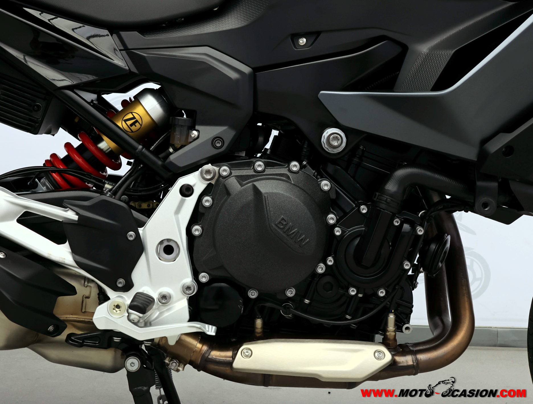 BMW F 900 XR TRIPLE BLACK -A2- (copia)