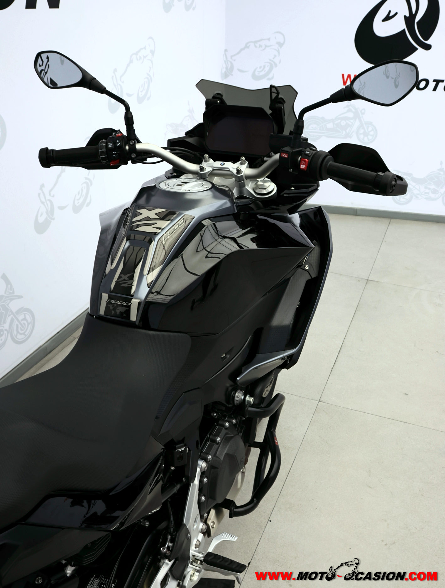 BMW F 900 XR TRIPLE BLACK (copia)