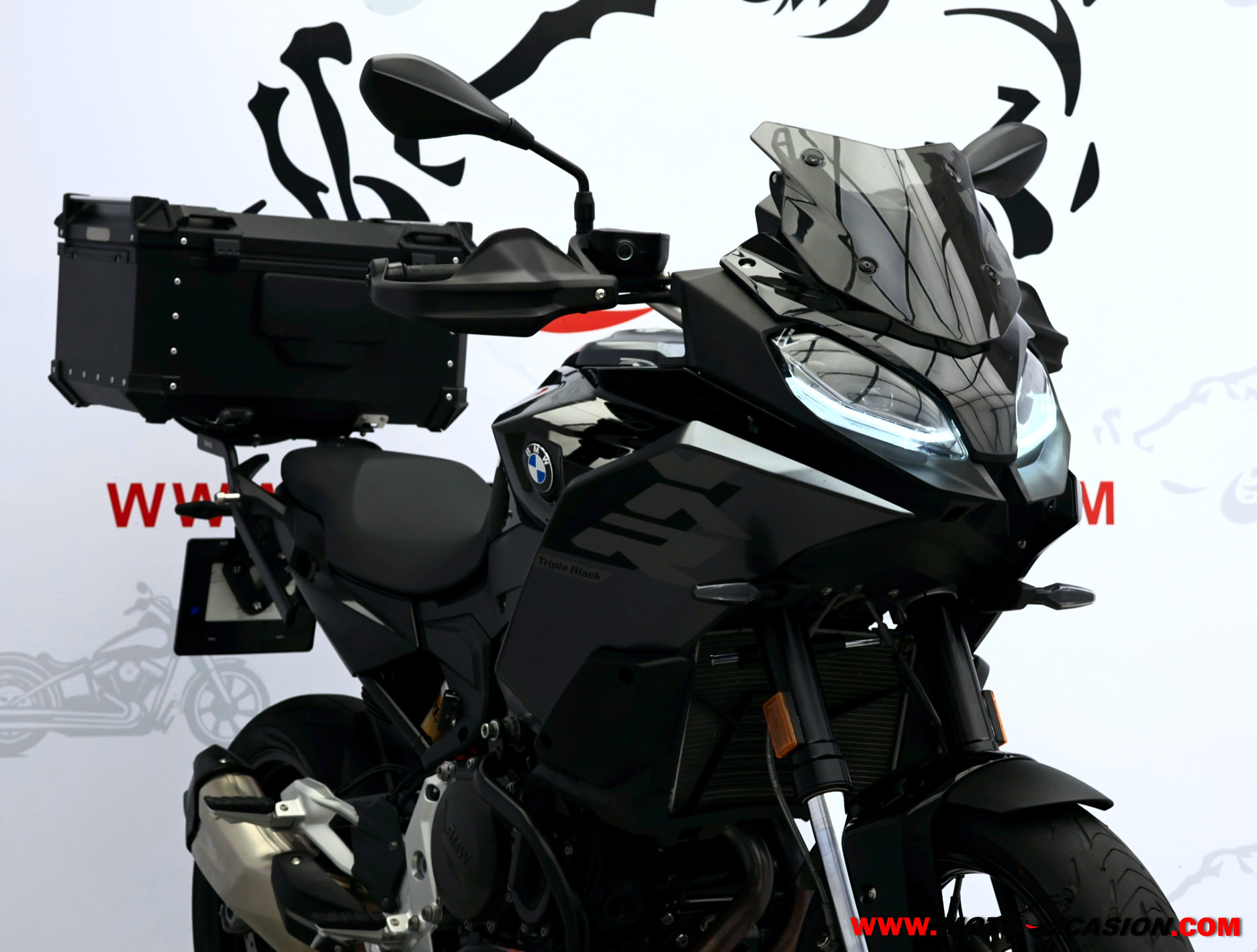 BMW F 900 XR TRIPLE BLACK (copia)
