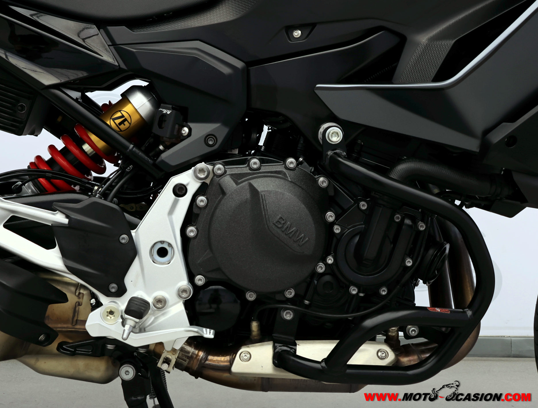 BMW F 900 XR TRIPLE BLACK (copia)