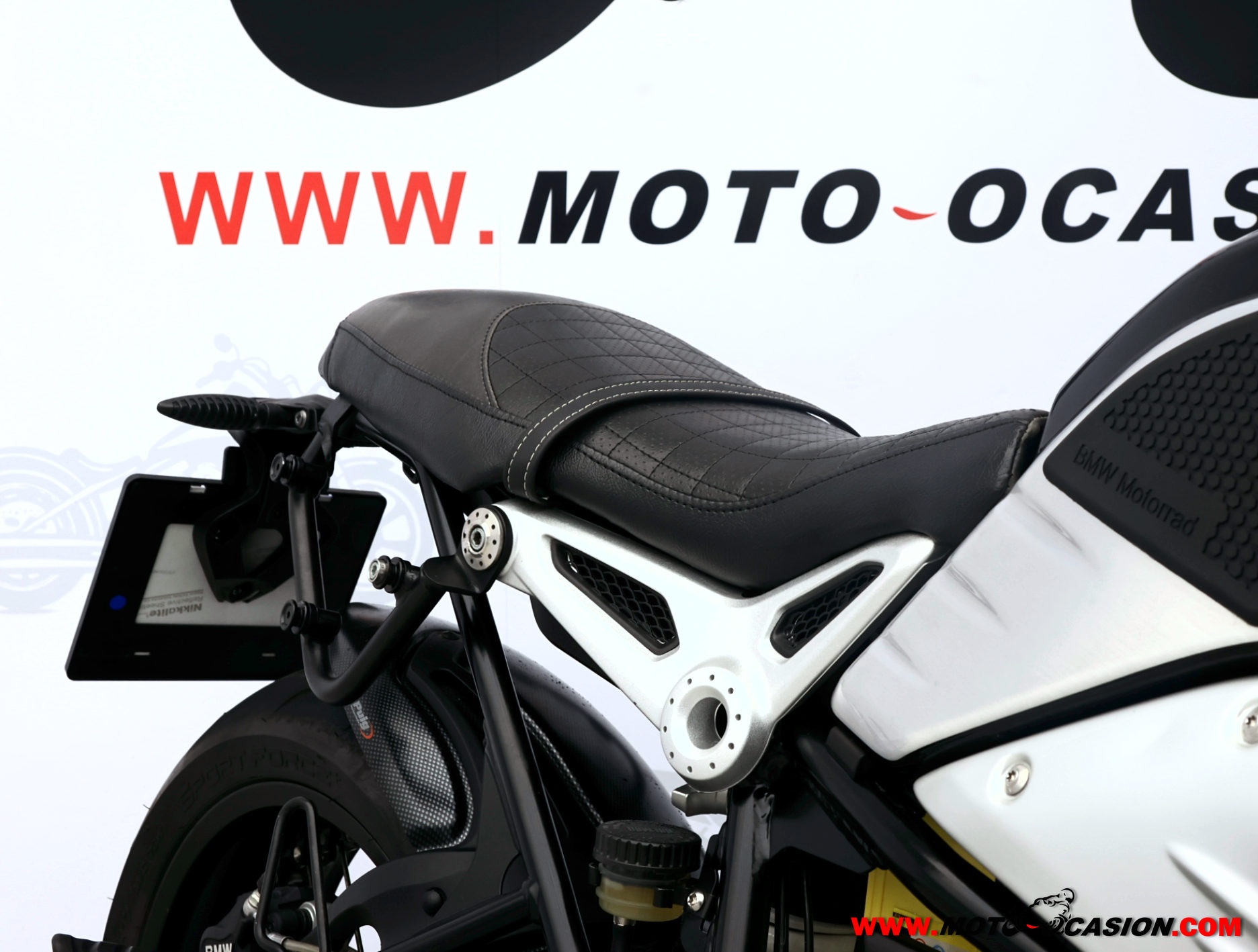 BMW R NINE T