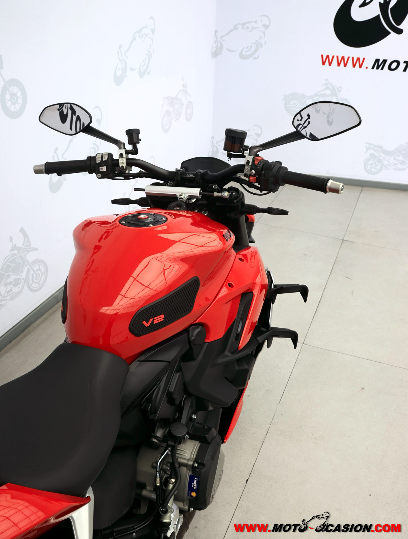 DUCATI STREETFIGHTER V2