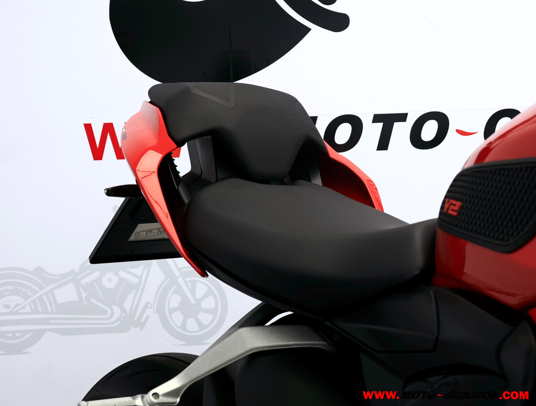 DUCATI STREETFIGHTER V2