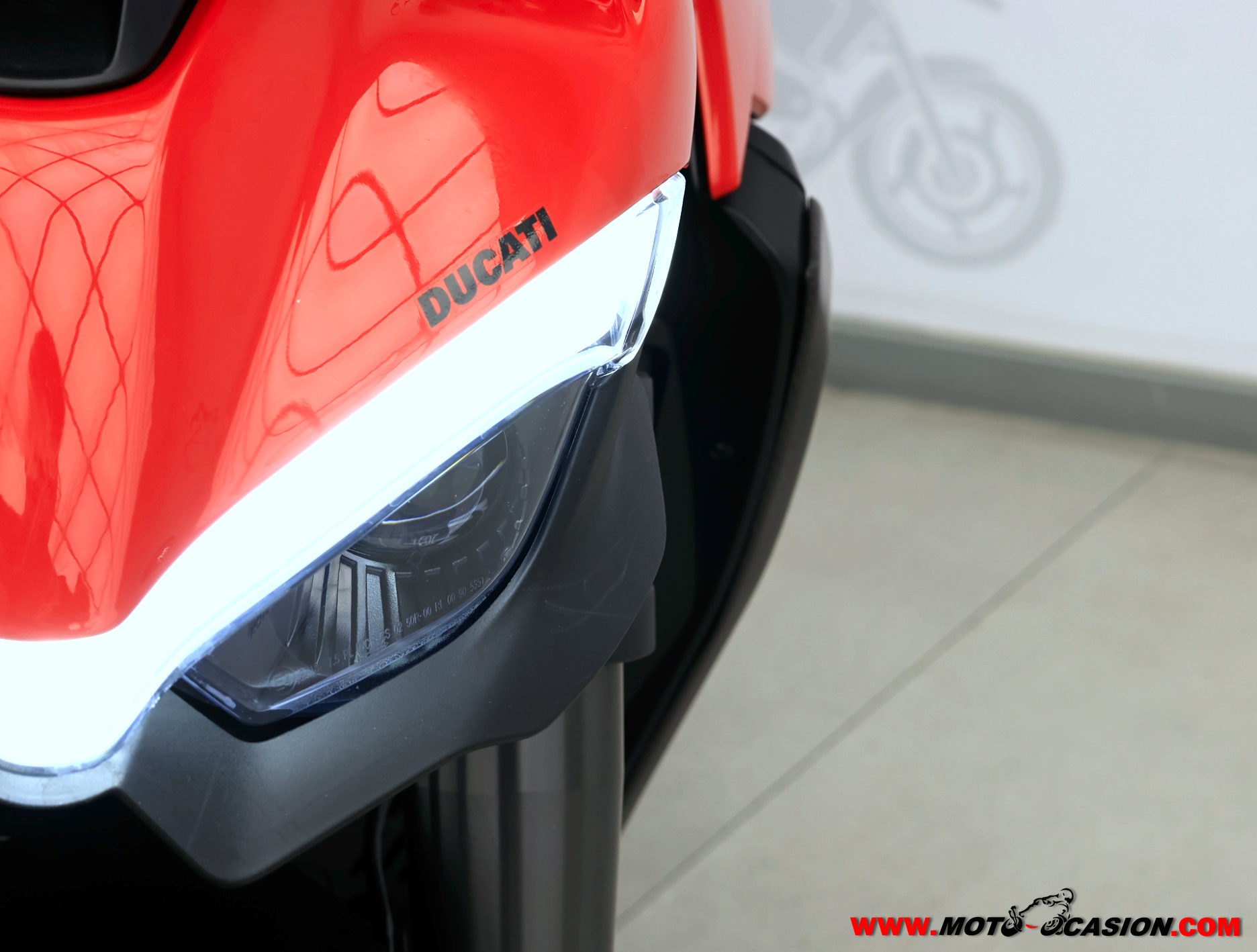DUCATI STREETFIGHTER V2