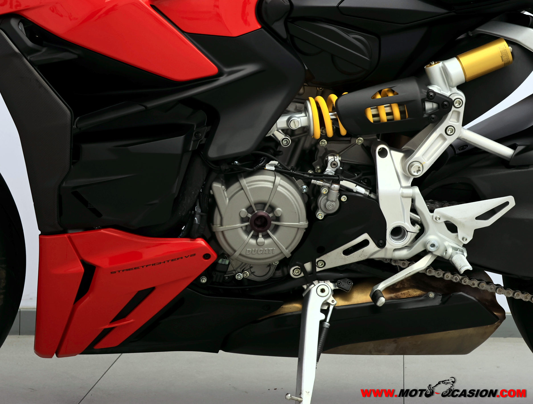 DUCATI STREETFIGHTER V2