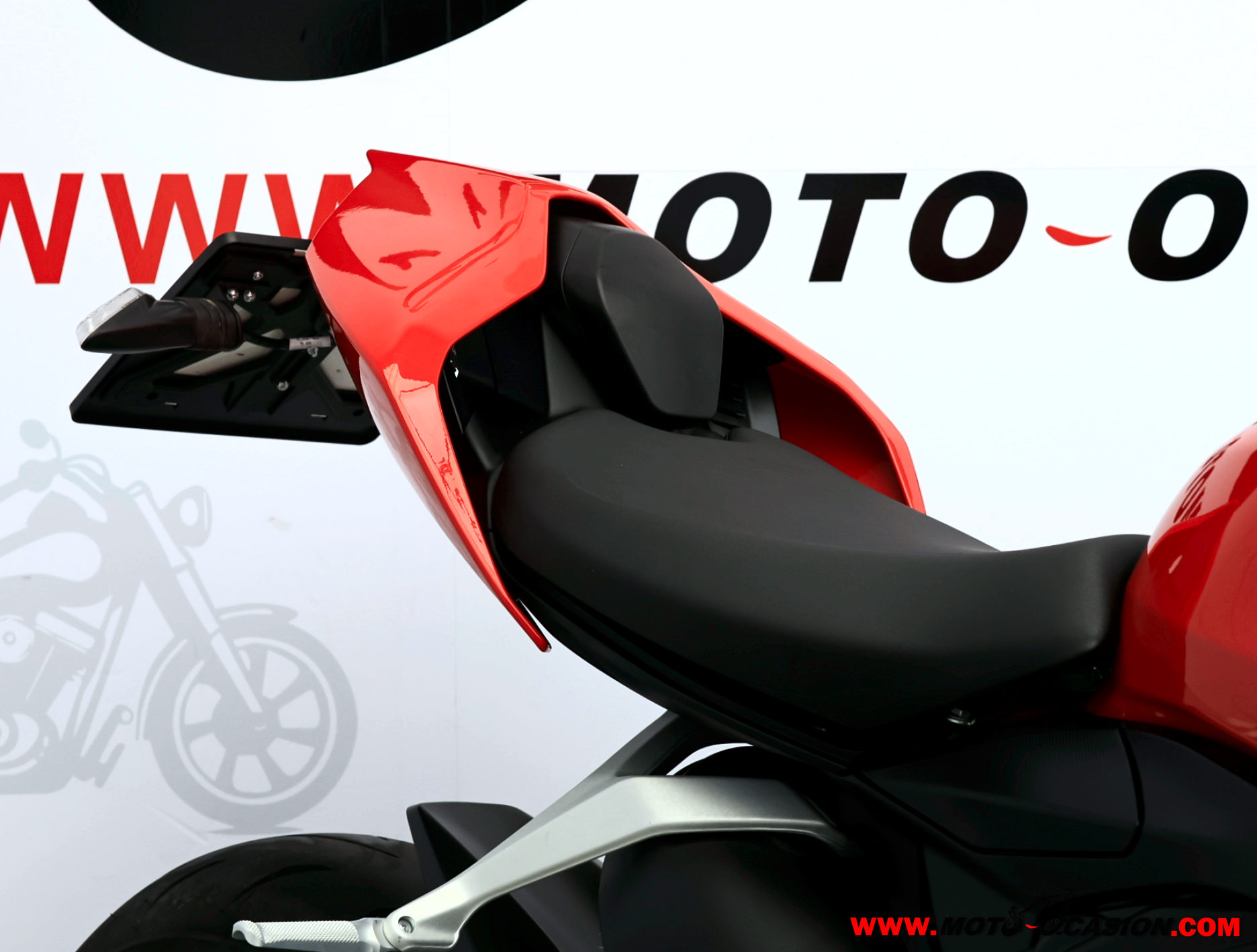 DUCATI STREETFIGHTER V2