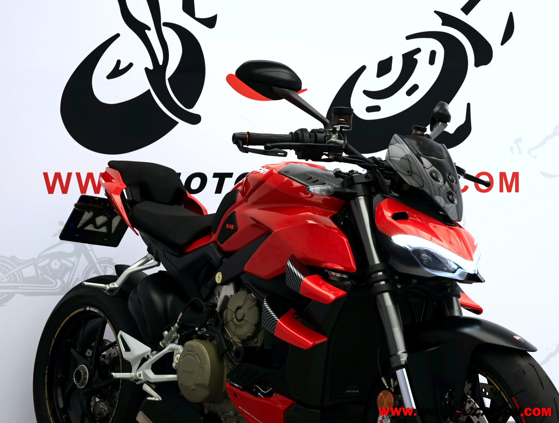 DUCATI STREETFIGHTER V4
