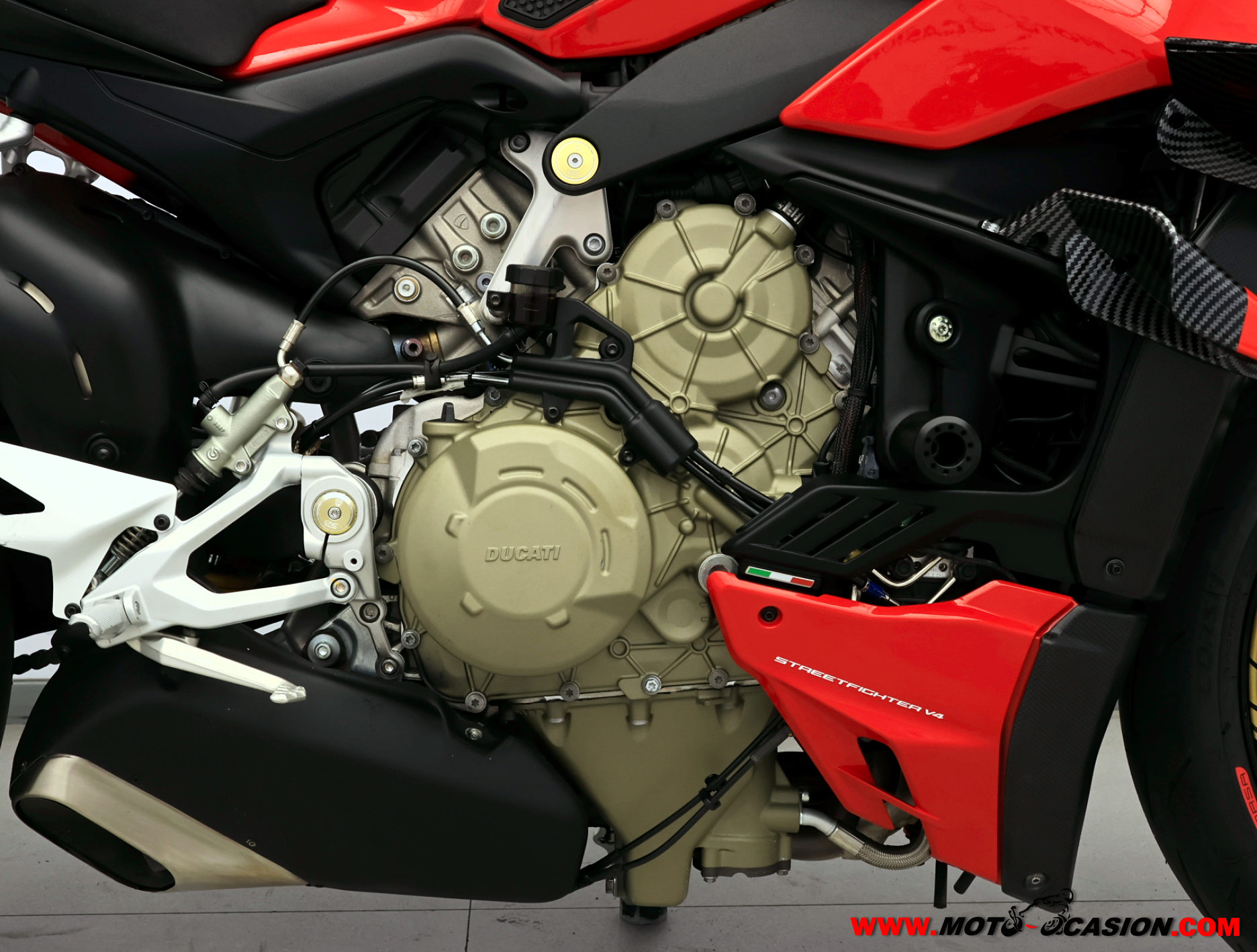 DUCATI STREETFIGHTER V4