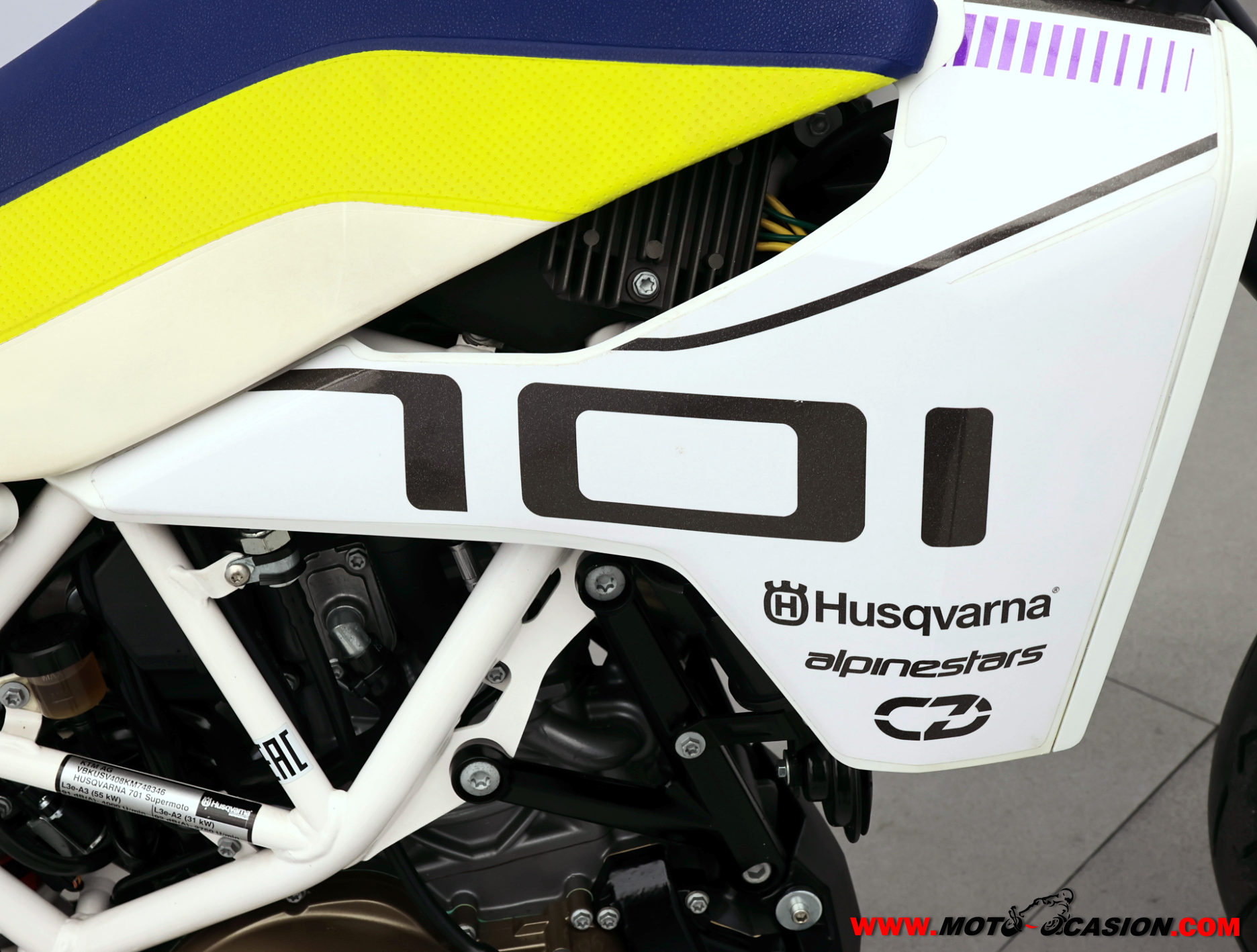 HUSQVARNA 701 SUPERMOTO -A2-