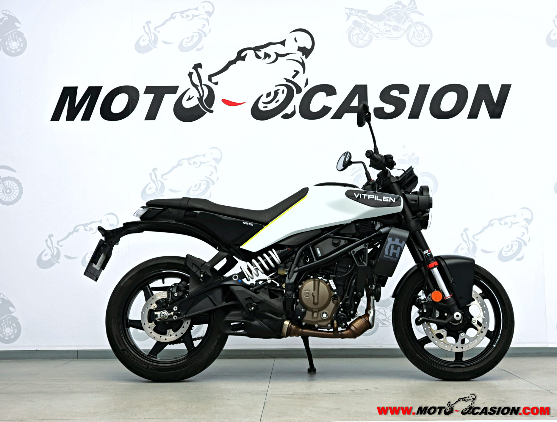 HUSQVARNA SVARTPILEN 125 -APTA B Y A1- (copia)