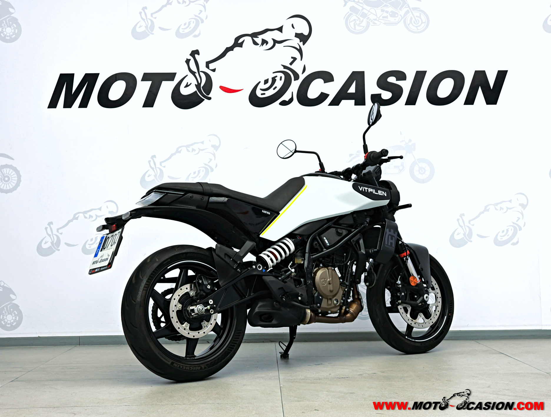 HUSQVARNA SVARTPILEN 125 -APTA B Y A1- (copia)