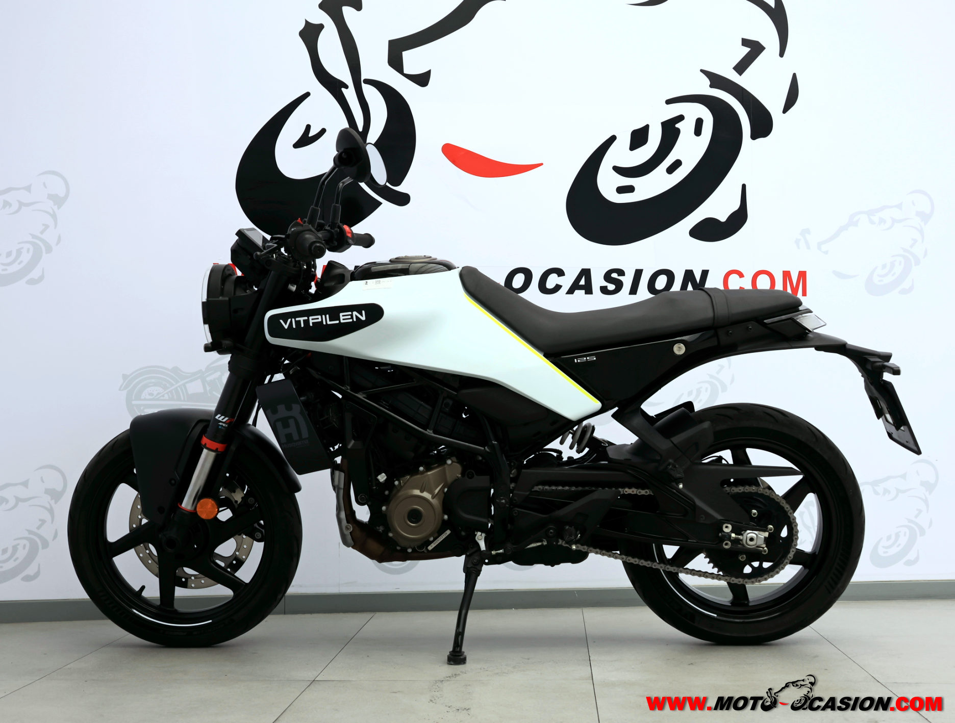 HUSQVARNA SVARTPILEN 125 -APTA B Y A1- (copia)