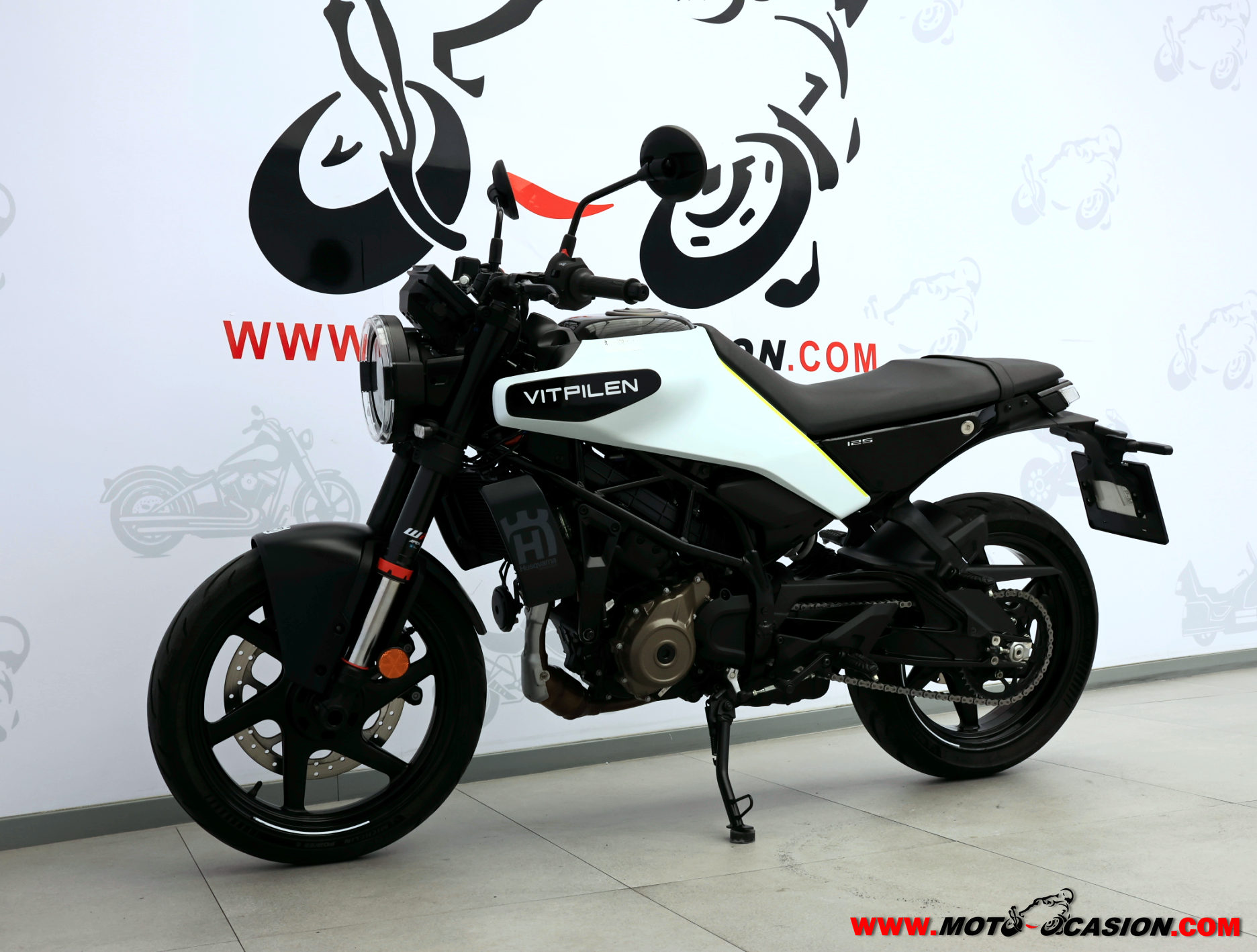 HUSQVARNA SVARTPILEN 125 -APTA B Y A1- (copia)