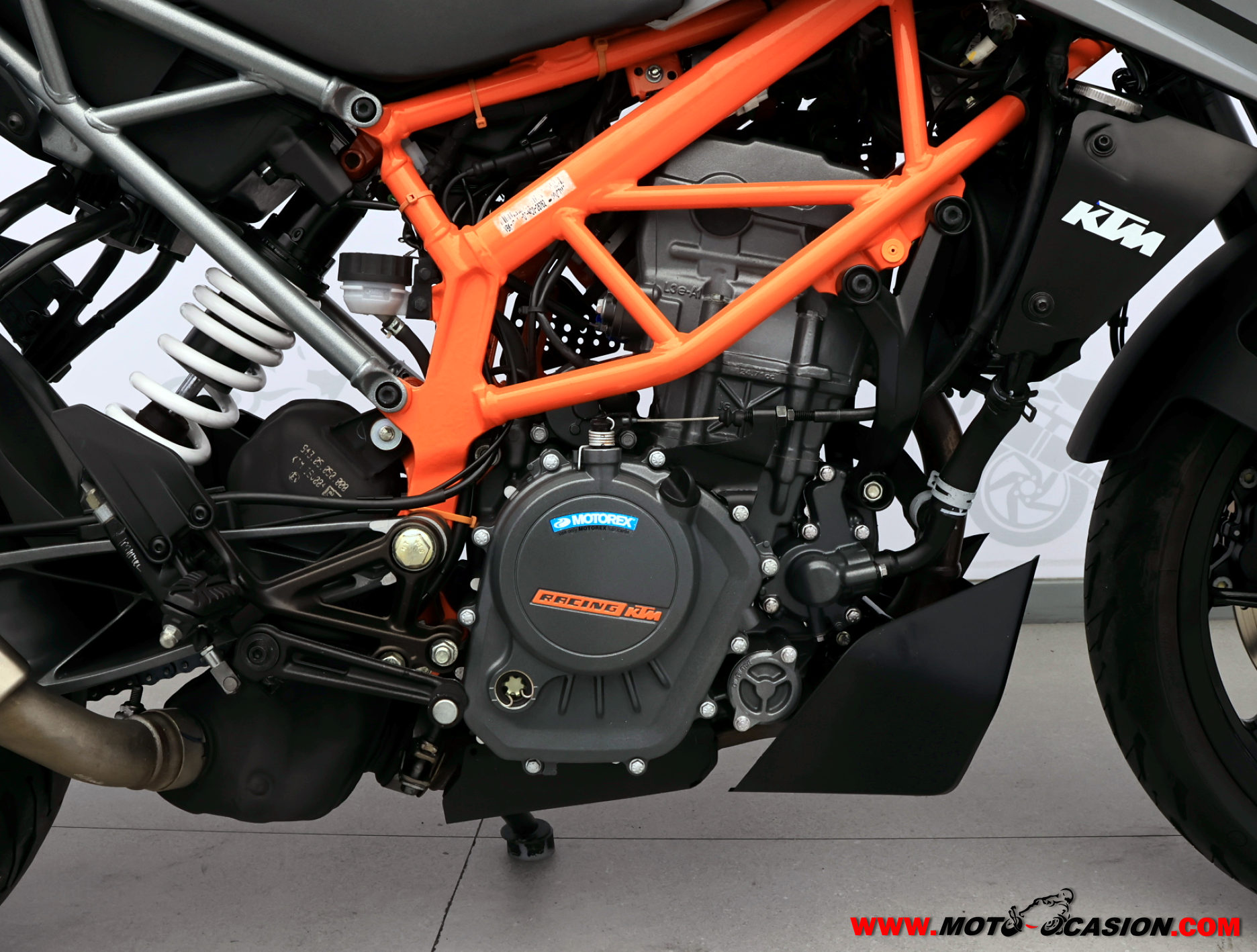 KTM 125 DUKE -APTA B Y A1-