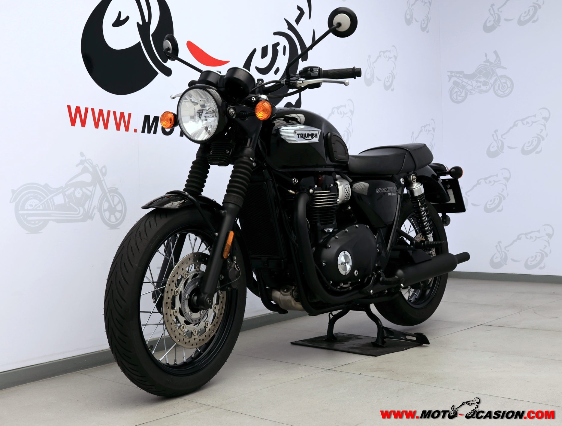 TRIUMPH BONNEVILLE T100 BLACK -A2-