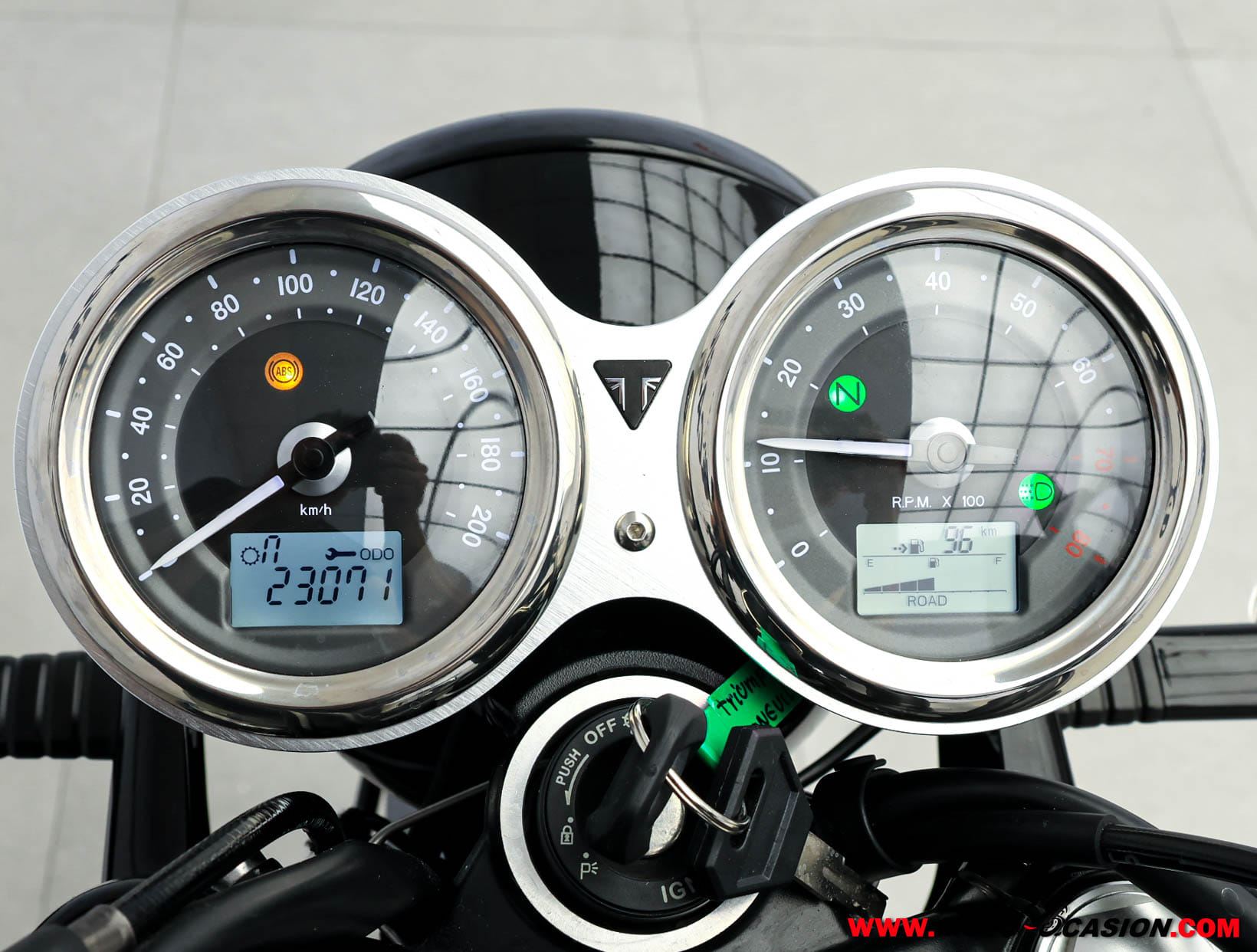 TRIUMPH BONNEVILLE T120 BLACK ¿A2?