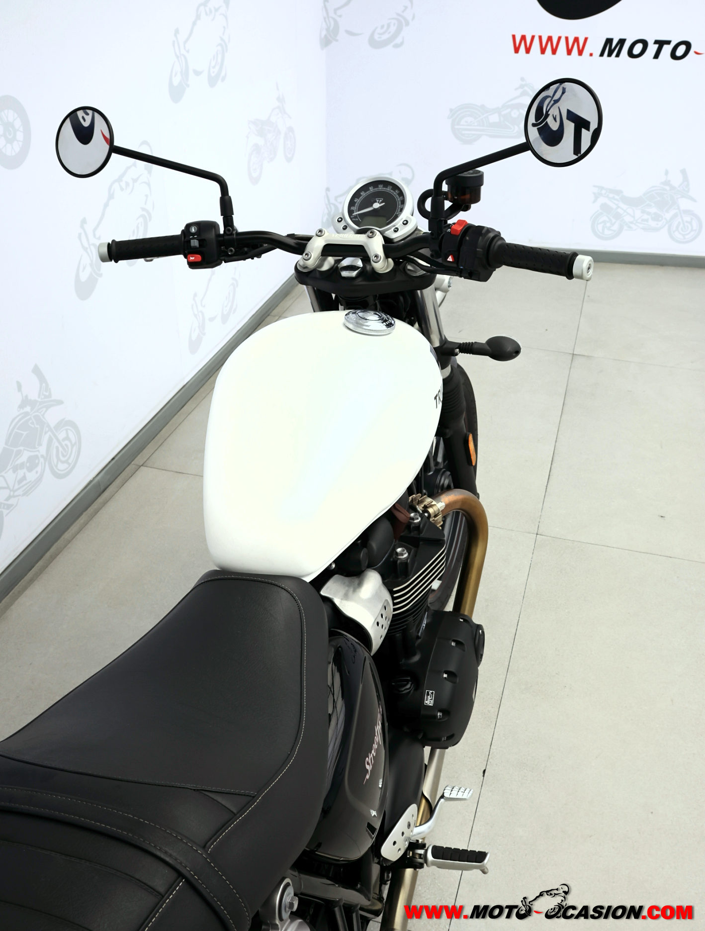 TRIUMPH STREET TWIN 900 ¿A2?