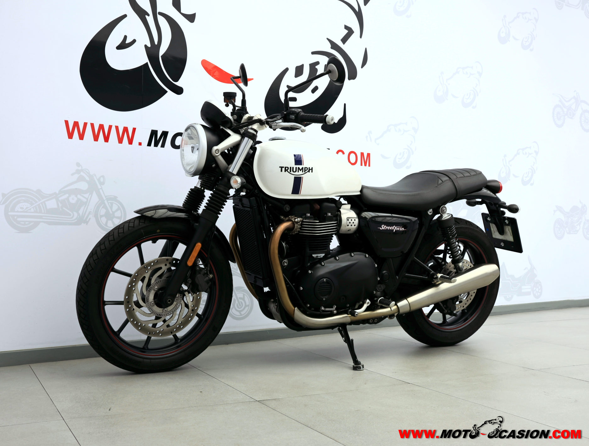 TRIUMPH STREET TWIN 900 ¿A2?