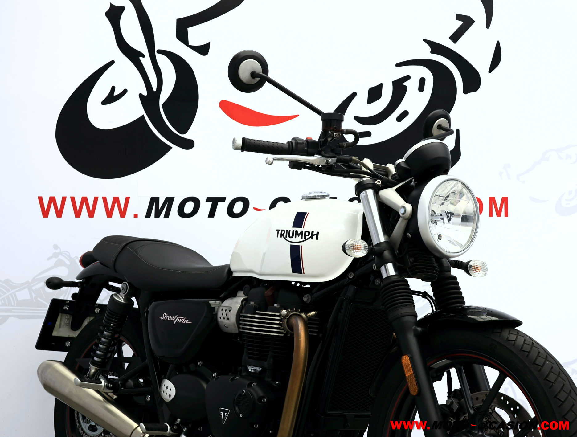 TRIUMPH STREET TWIN 900 ¿A2? (copia)