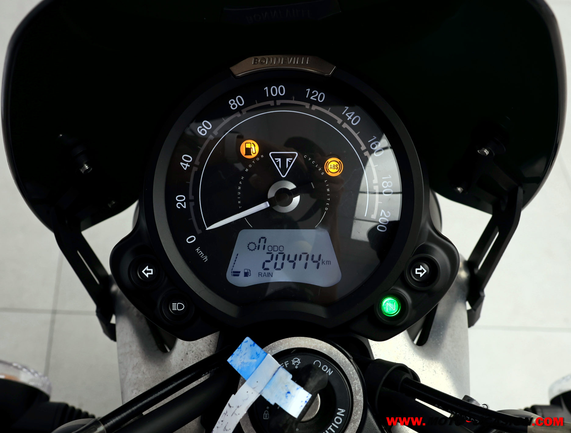 TRIUMPH STREET TWIN 900 -A2- (copia)