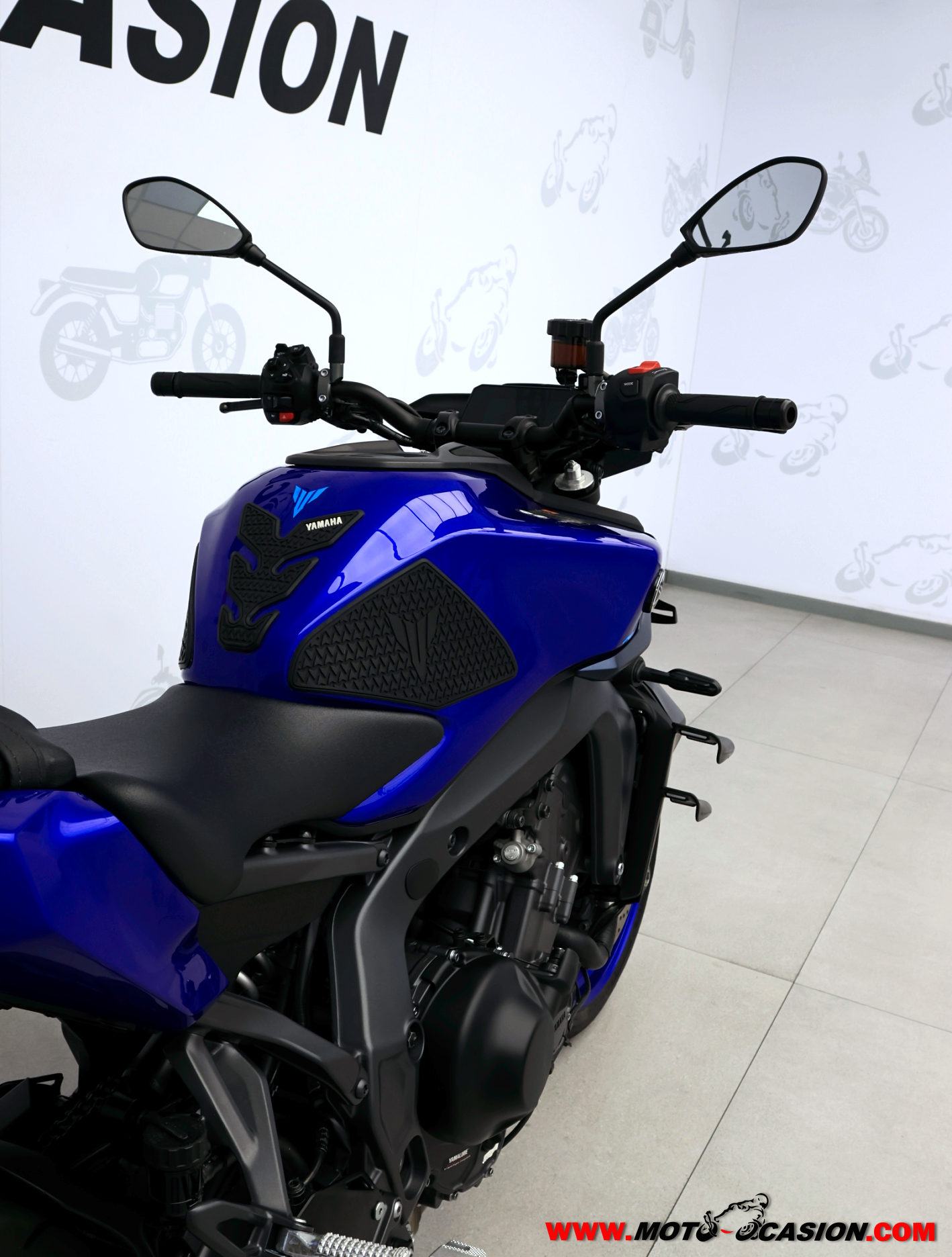 YAMAHA MT-09