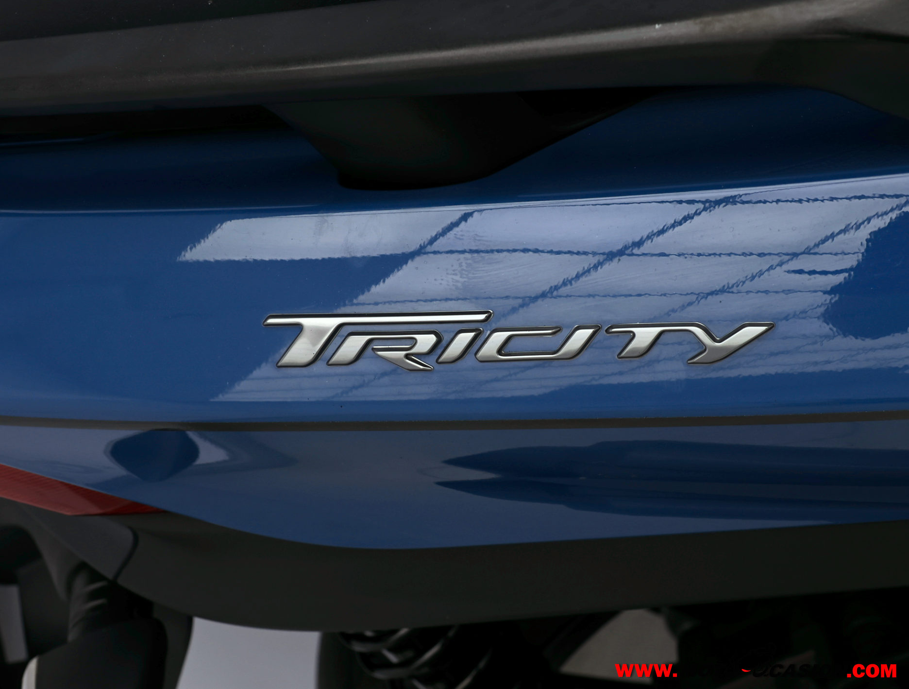 YAMAHA TRICITY 300 -APTA B Y A2-